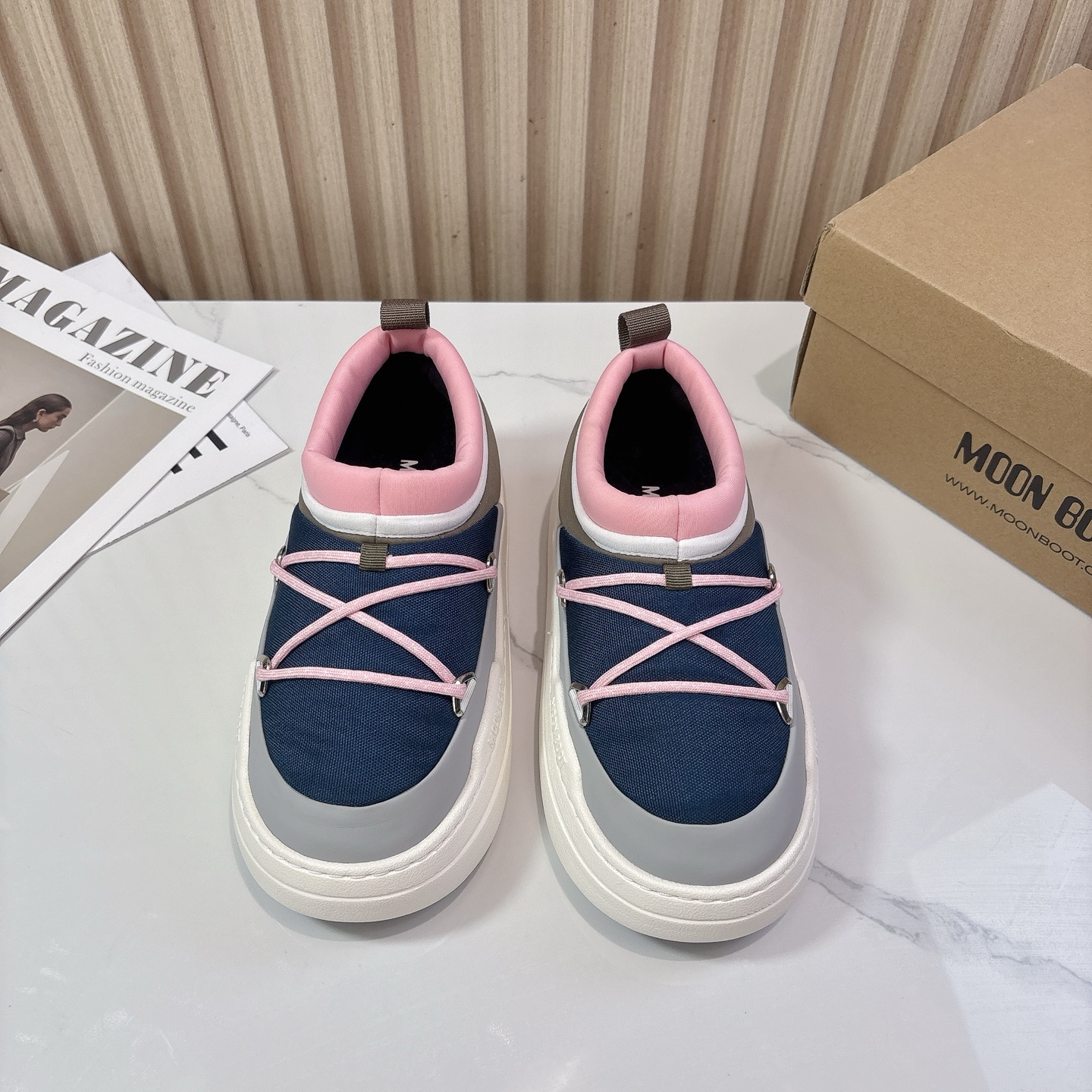 NO:492031,MOON BOOT Park series, new autumn and winter style, snow boots, long-term shopping, moonboot snow boots, because I want to chase the aurora in winter, I compared many snow boots, super light foamed sole. The classic moonboot model is really unremarkable, and it feels very occupies the suitcase. The shopping genius discovered the park series, warm and daily. 'SOULMATE' is the soul mate. 'SOULMATE' is a pair of shoes that are not divided into 35-41 (40 41 customized), snow boots, boots19860909MOON BOOT Park系列 秋冬季新款 雪地靴 长期主义购物一moonboot雪地靴因为冬天想去追极光,对比了很多雪地靴,超轻发泡大底 moonboot的经典款实在太不日常了,而且感觉会很占行李箱本购物小天才发现了park系列,保暖且日常 “SOULMATE ”是灵魂伴侣 “SOULMATE ”是一双不分左右的鞋 码数35-41（40 41订做）,雪地靴,boots,Women's Shoes