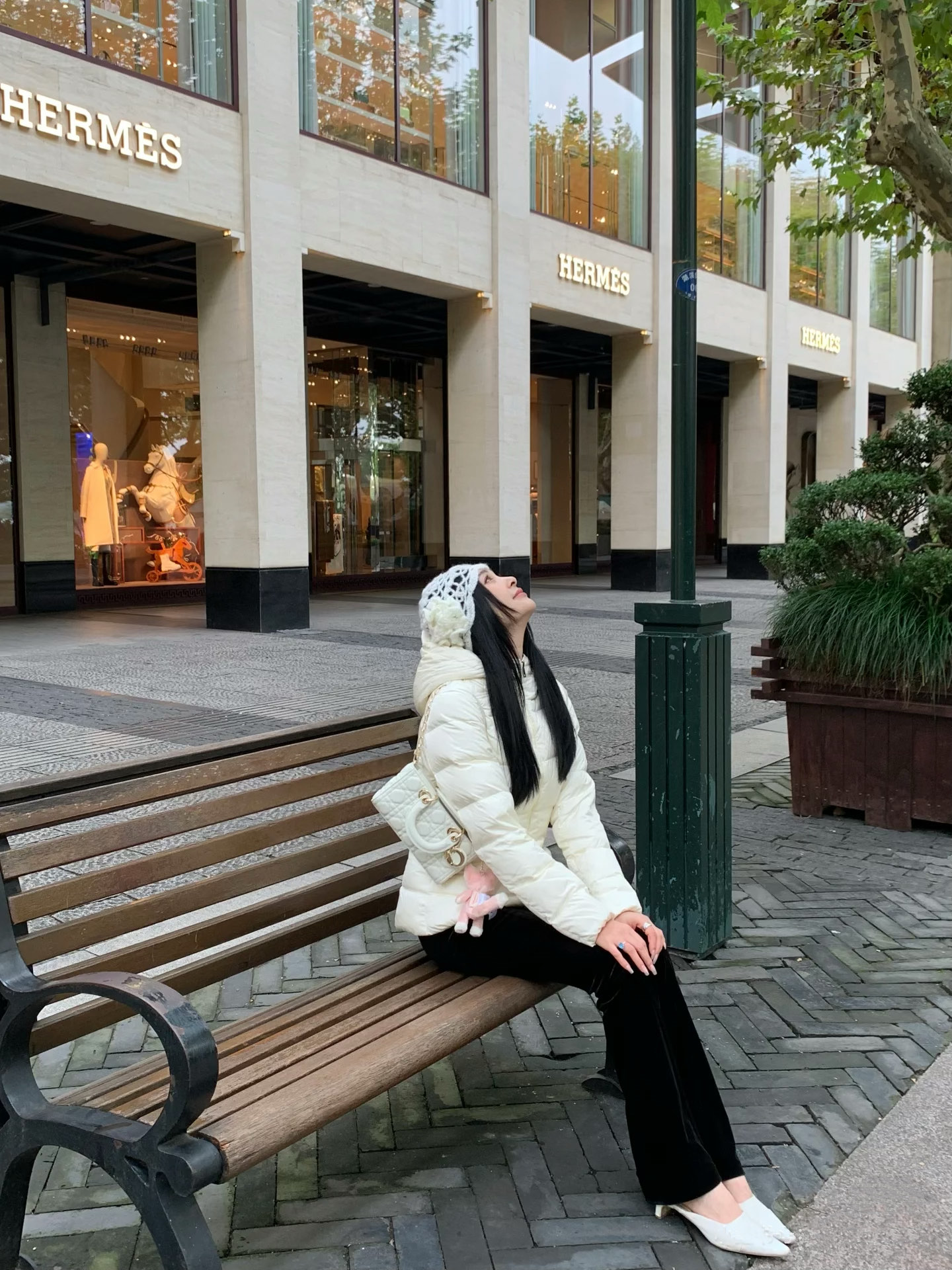 NO:481638,Avoce down jacket, a small waist essence in winter, even if you wear it with two sizes, it still looks slim. This down jacket is really super awesome. It simply outlines the S curve of waist-hugging. You can easily have the S curve in winter, Moncler, down jacket, alexander wang19860909蒙口 avoce羽绒服 冬天的小腰精 哪怕穿大了2个码还是很显瘦 这款羽绒服版型真的是超级棒 简简单单勾勒出收腰的S曲线 大冬天也能轻松拥有S曲线,,Moncler,down jacket,alexander wang,Women's clothing