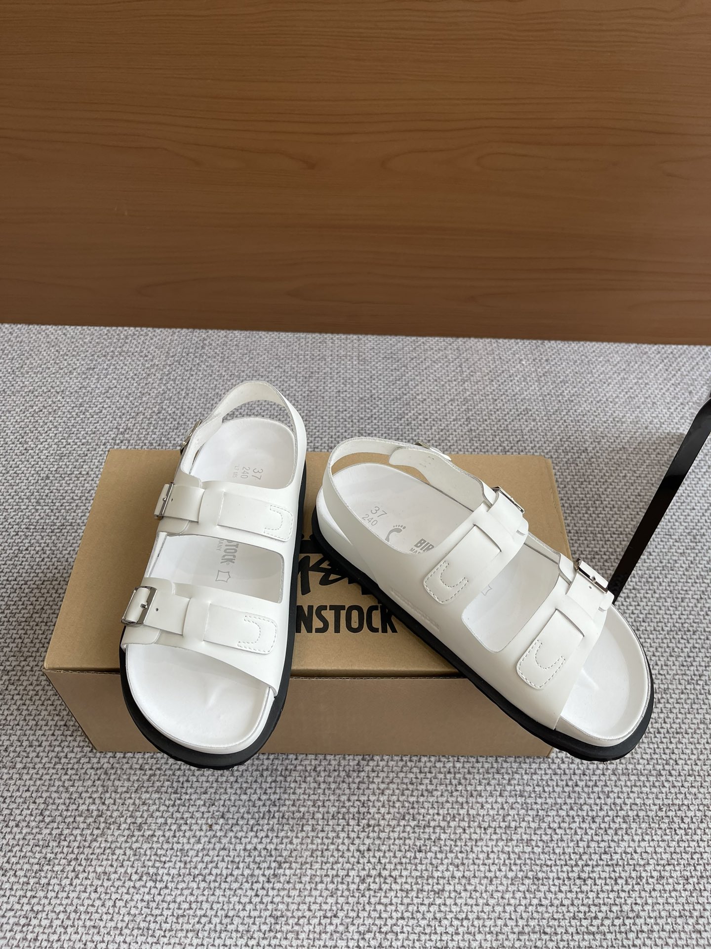 “550 Pounds of Fresh Birkenstock 24ss Recreational Sandals Purchased After Long Wait” - 图片 2