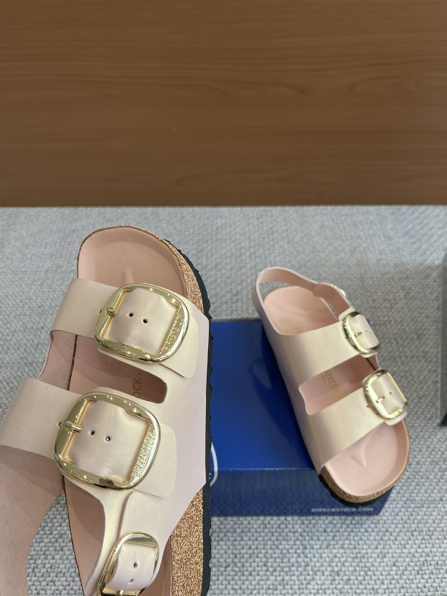 New Early Spring Birkenstock 24s: 600 Pounds of Two-Button Sandals Found After Long Search - 图片 5