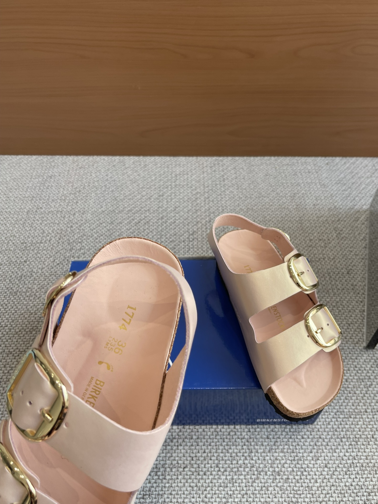 New Early Spring Birkenstock 24s: 600 Pounds of Two-Button Sandals Found After Long Search - 图片 4