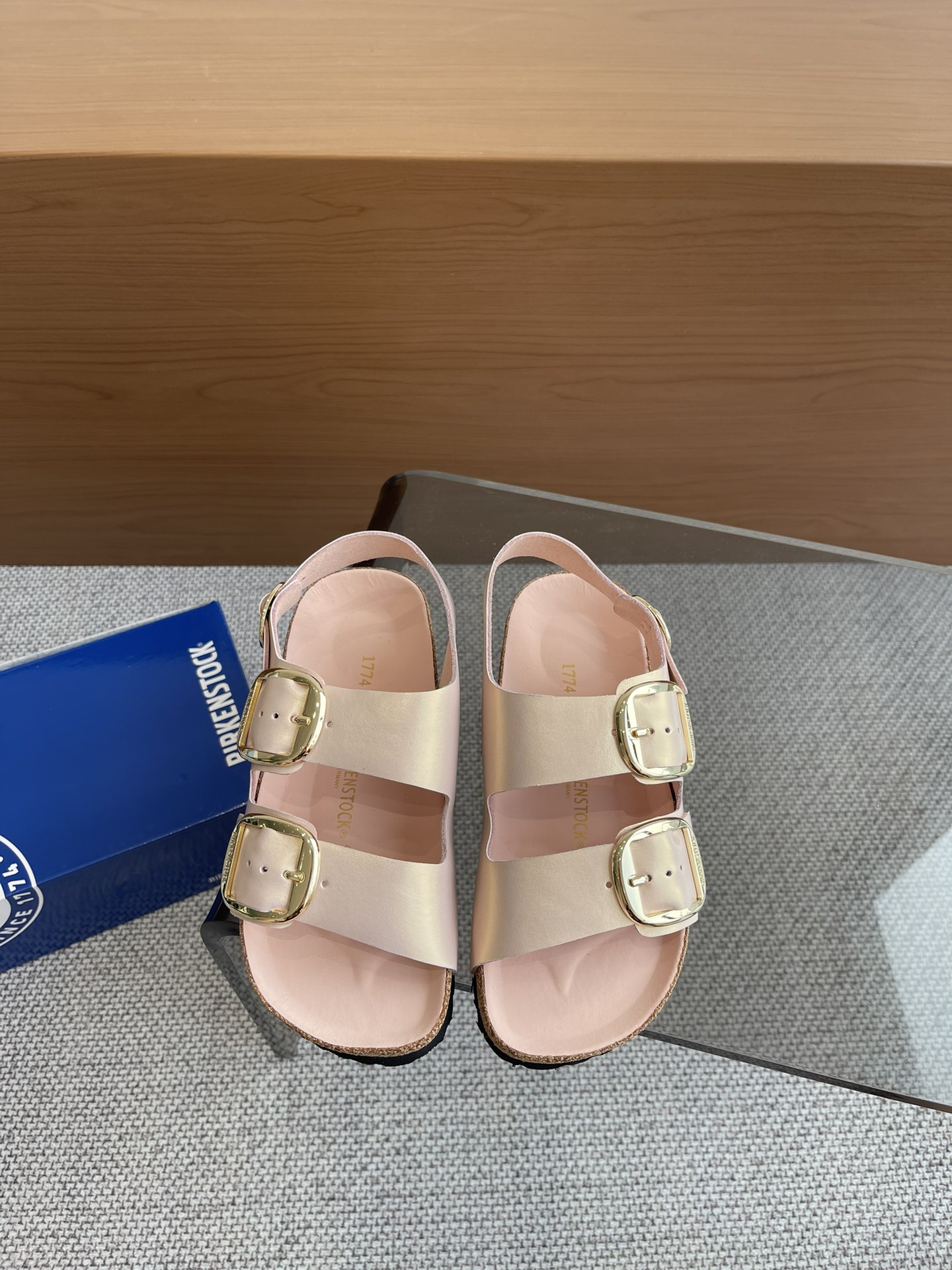 New Early Spring Birkenstock 24s: 600 Pounds of Two-Button Sandals Found After Long Search