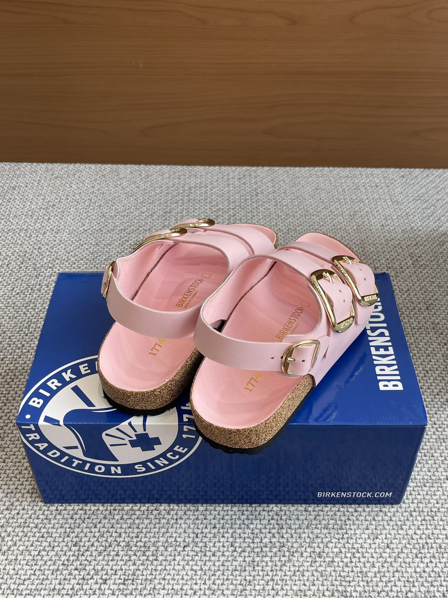 New Birkenstock 24s: 600 Pounds of Early Spring Sandals, Sizes 35-40 - 图片 7