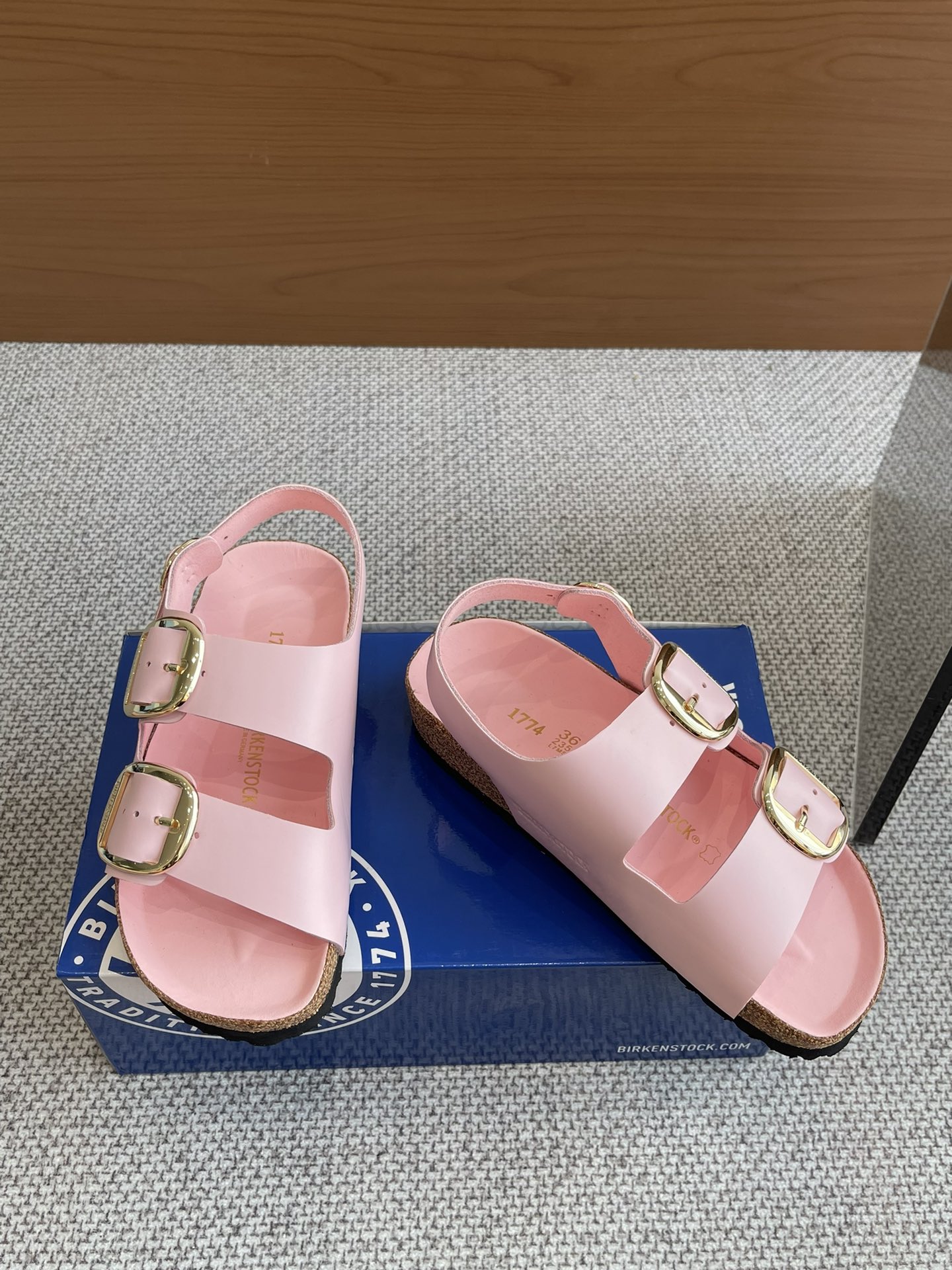 New Birkenstock 24s: 600 Pounds of Early Spring Sandals, Sizes 35-40 - 图片 2