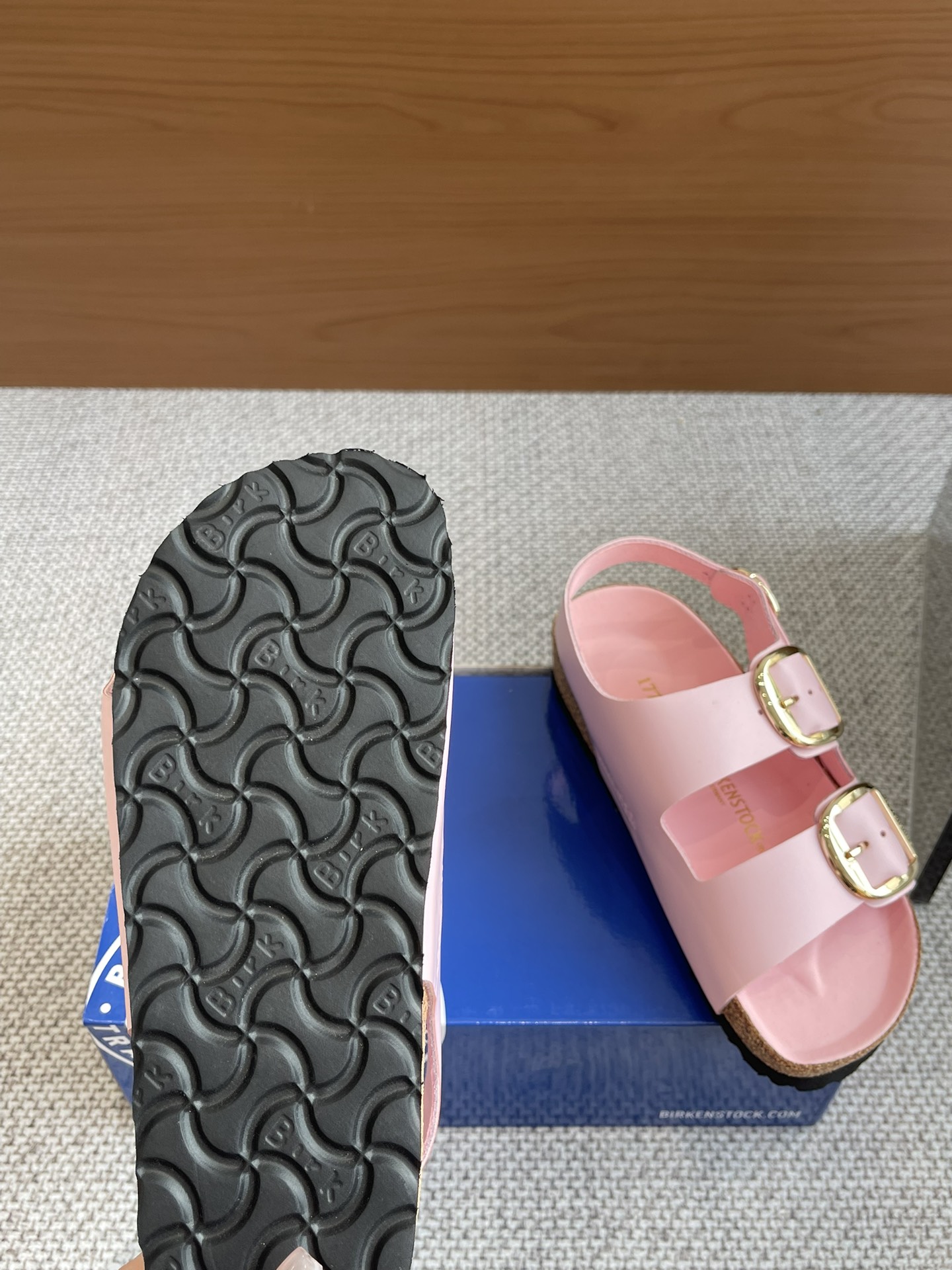 New Birkenstock 24s: 600 Pounds of Early Spring Sandals, Sizes 35-40 - 图片 6