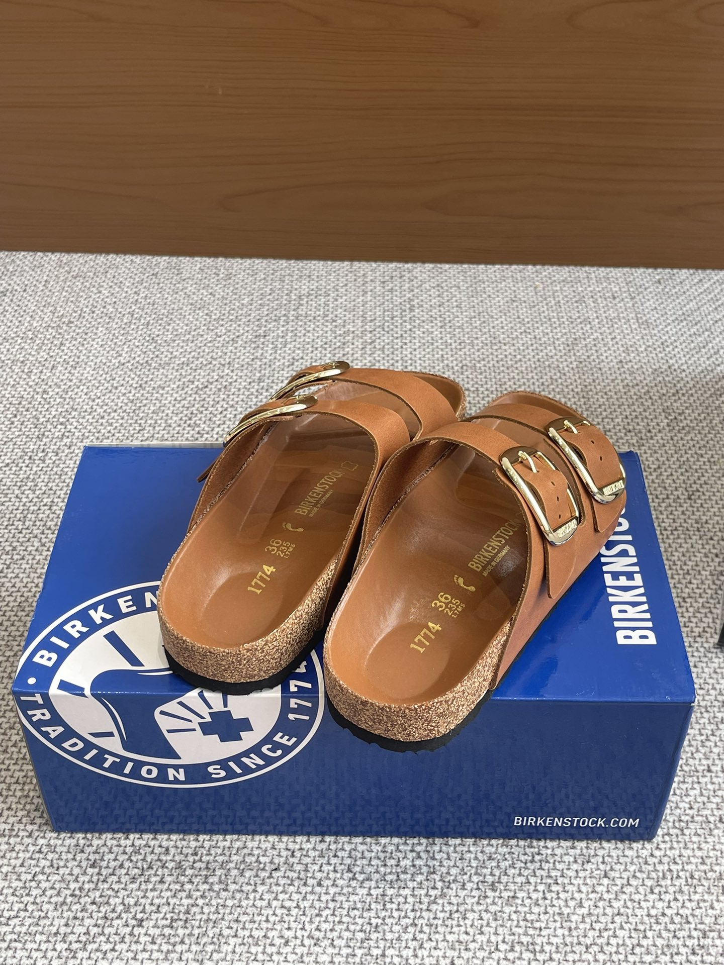 New Birkenstock 24s: 600 Pounds of Spring Sandals, 35-40 Sizes, Limited Edition - 图片 7