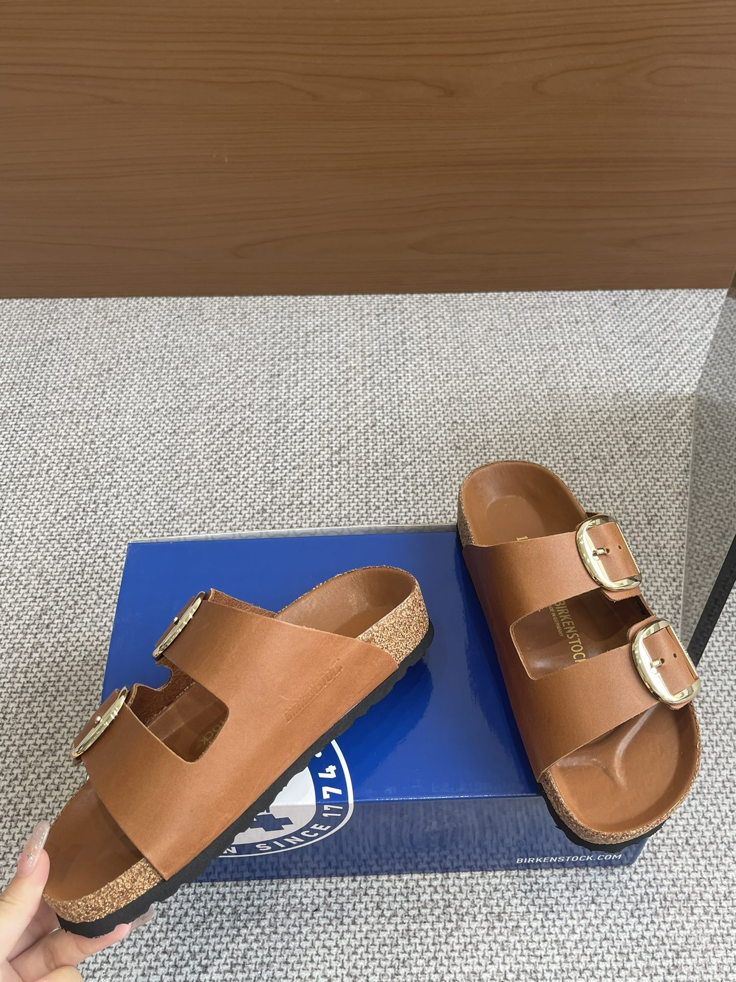 New Birkenstock 24s: 600 Pounds of Spring Sandals, 35-40 Sizes, Limited Edition - 图片 3