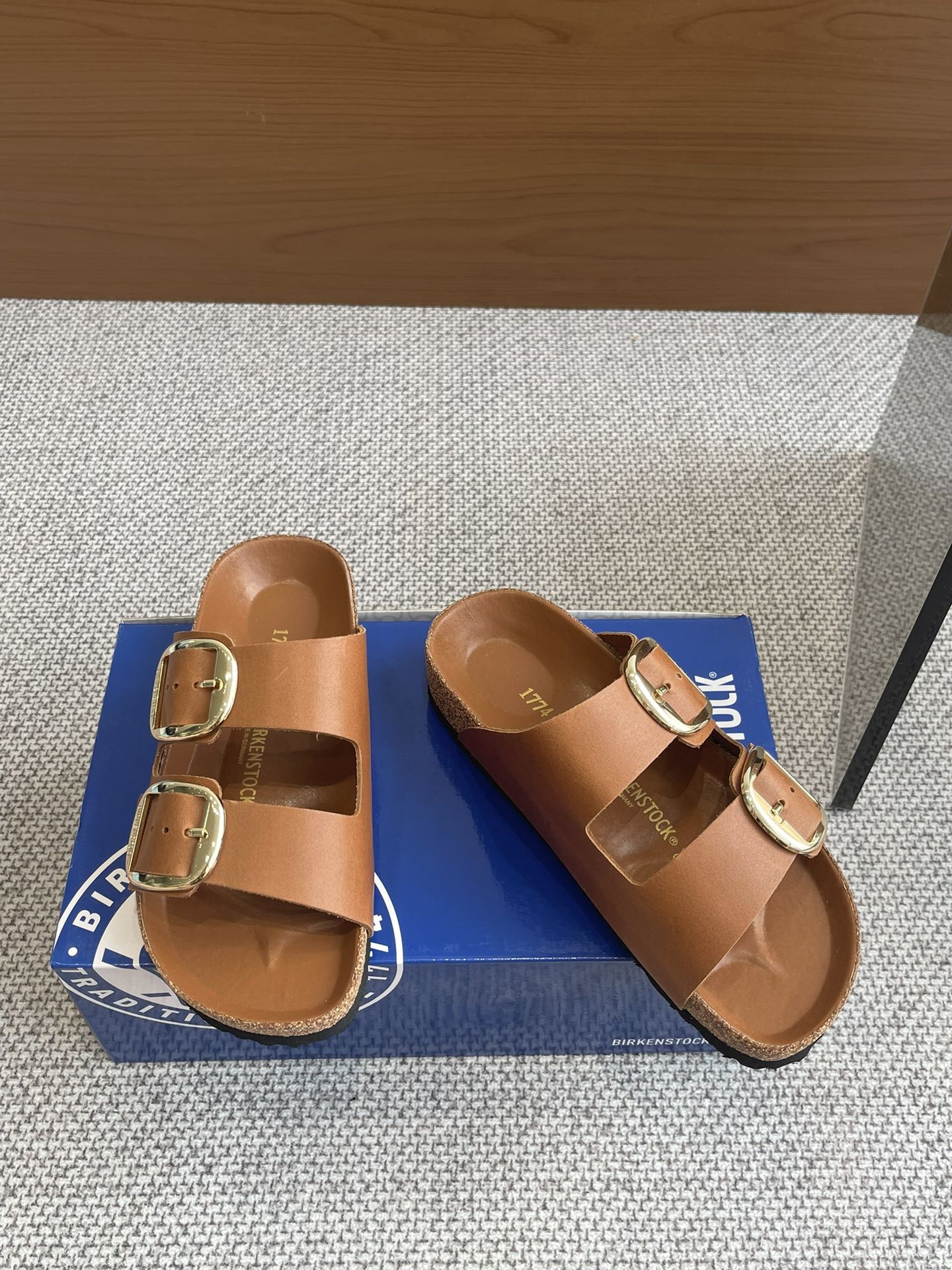 New Birkenstock 24s: 600 Pounds of Spring Sandals, 35-40 Sizes, Limited Edition - 图片 2
