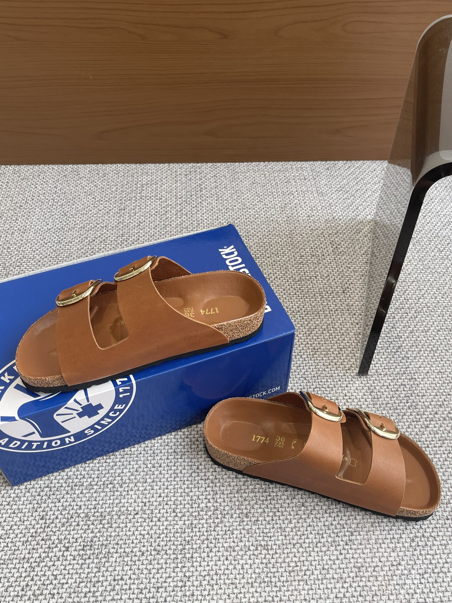 New Birkenstock 24s: 600 Pounds of Spring Sandals, 35-40 Sizes, Limited Edition - 图片 9