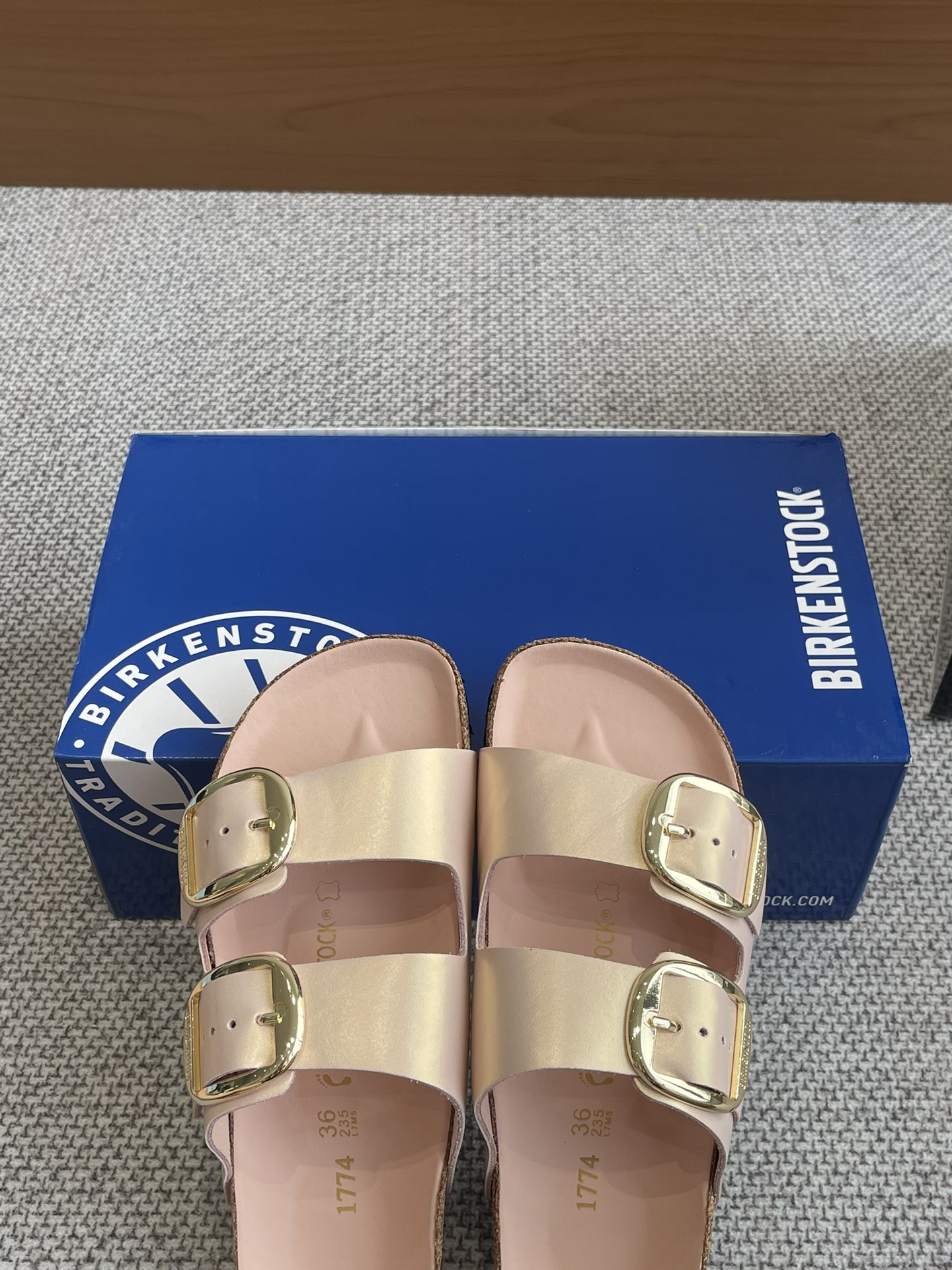 New Early Spring Birkenstock 24s: 600 Pounds of Two-Button Sandals, Size 35-40. - 图片 8