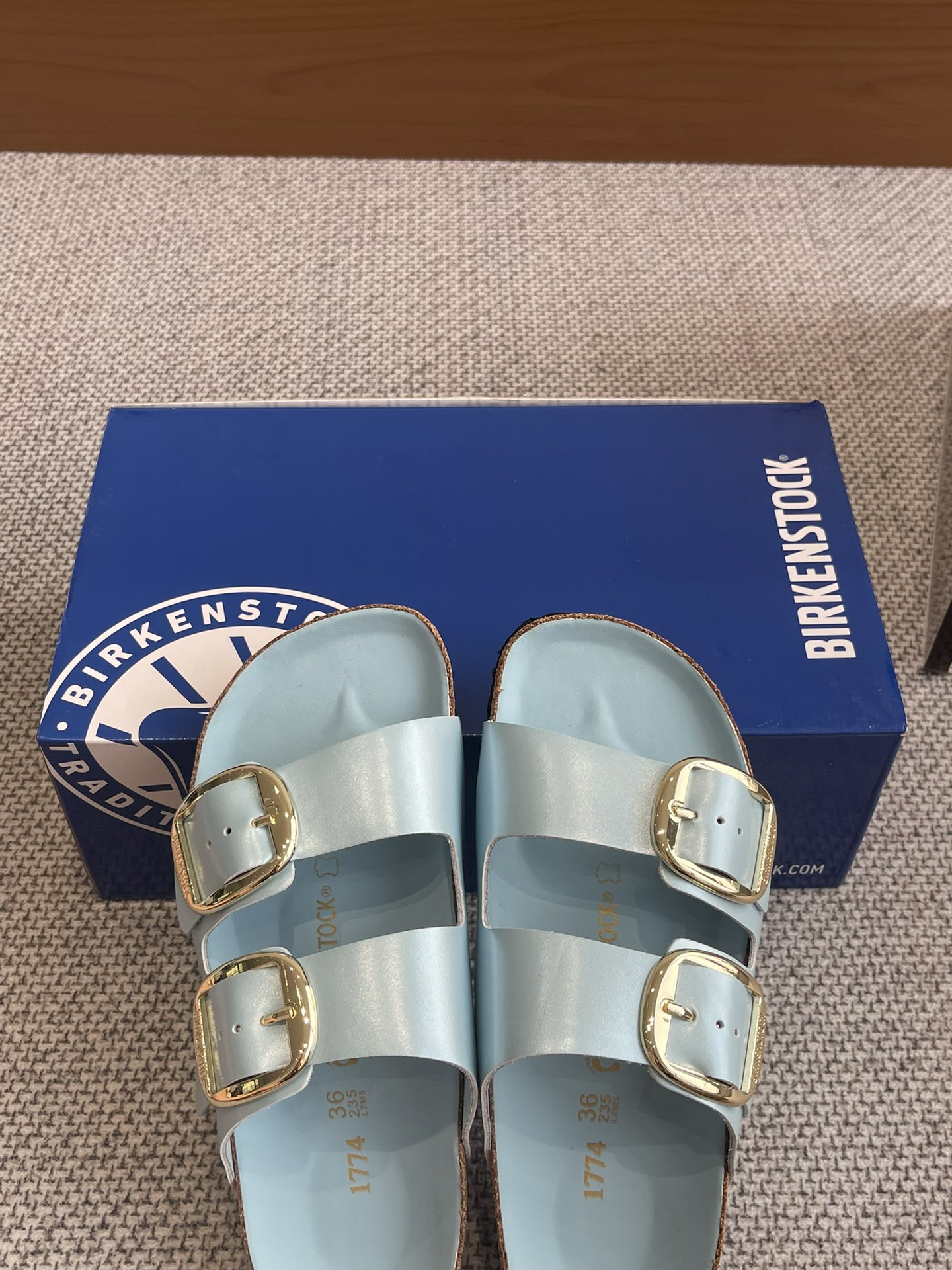 New Early Spring Birkenstock 24s: 600 Pounds of Two-Button Sandals, Size 35-40 - 图片 8