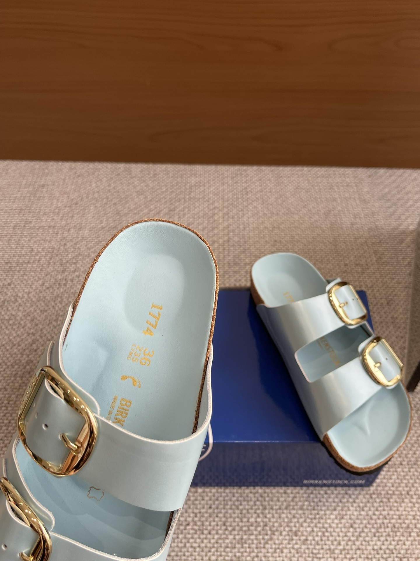 New Early Spring Birkenstock 24s: 600 Pounds of Two-Button Sandals, Size 35-40 - 图片 4
