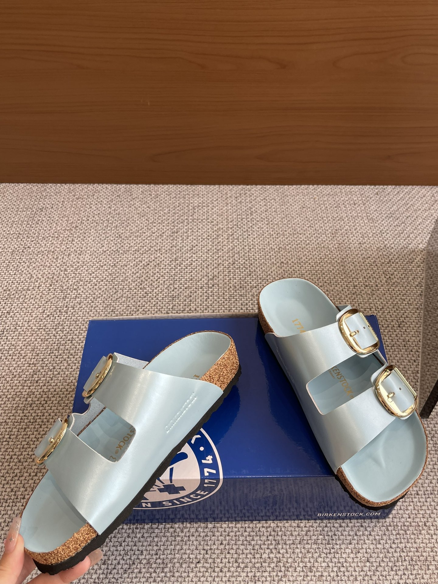 New Early Spring Birkenstock 24s: 600 Pounds of Two-Button Sandals, Size 35-40 - 图片 3