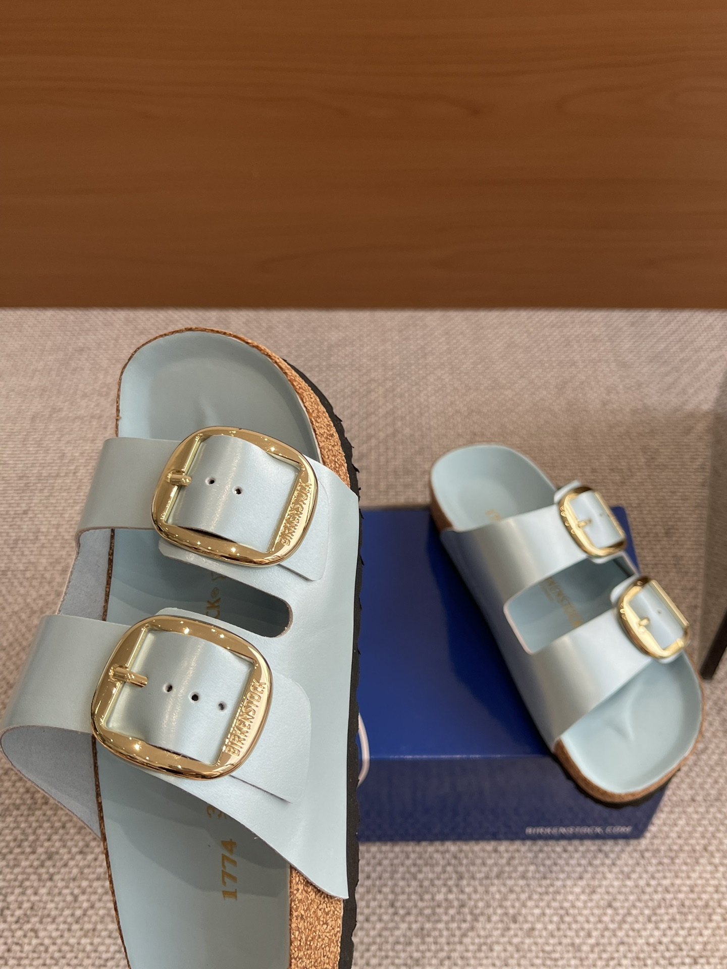 New Early Spring Birkenstock 24s: 600 Pounds of Two-Button Sandals, Size 35-40 - 图片 5