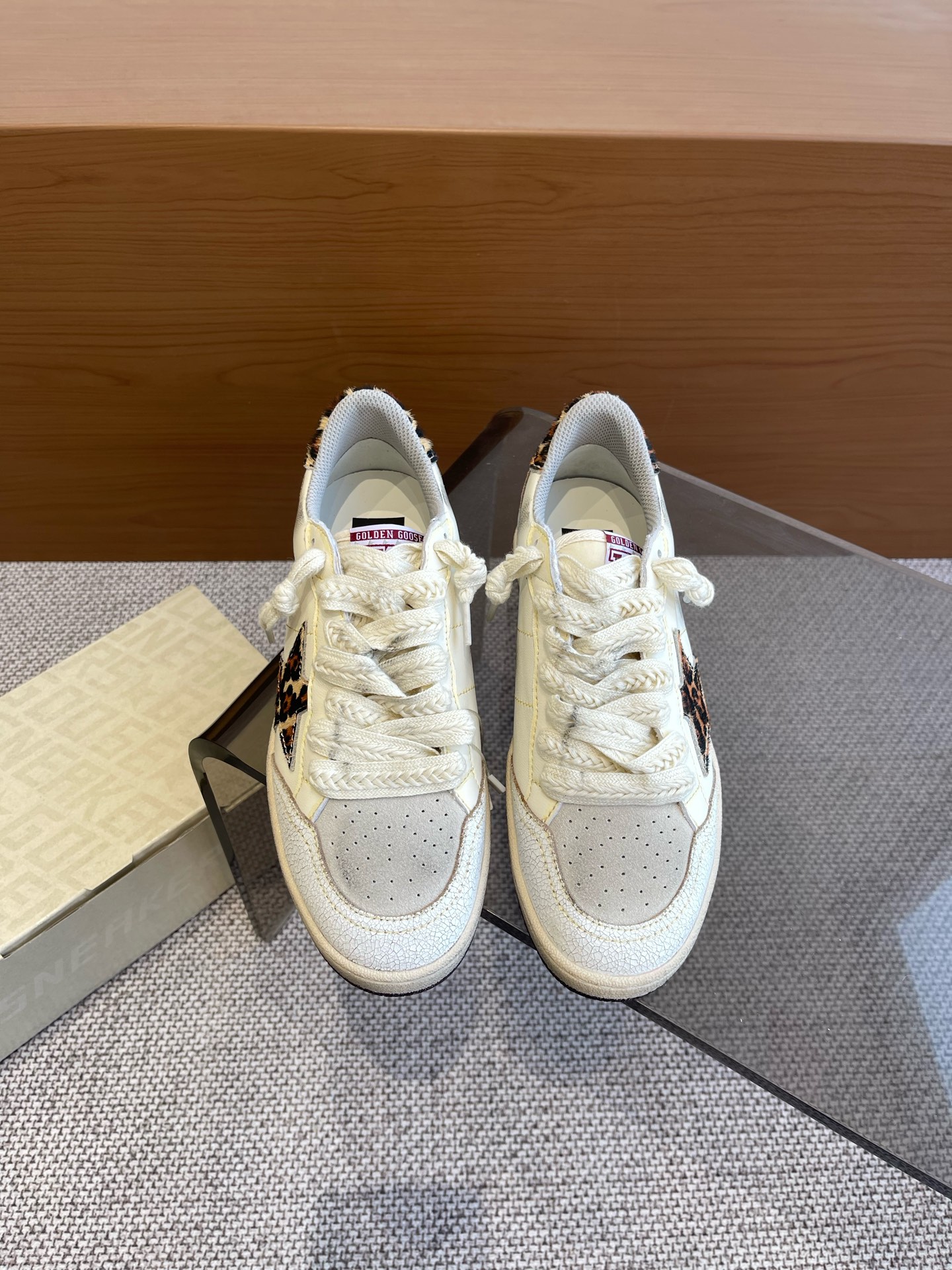 NO:171215,GGDB 25ss Spring and Summer New Style Classic Casual Small Dirty Shoes Series Breaking the Traditional Aesthetics Small Dirty Shoes Have a demonstration of celebrity private clothes. It's so versatile. No need to worry about washing shoes anymore. Upper. Original custom cowhide. Inner. Towel   cowhide. Original mold opening 3.5cm high-enhancing latex insole. Size 35-40. Casual shoes/sports shoes, sneakers, cowhide19860909GGDB 25ss春夏季新款 经典 休闲小脏鞋系列 打破传统审美 小脏鞋做到了明星私服上脚示范 就是这么百搭 再也不用担心洗鞋的问题啦 鞋面 原版定制牛皮 内里 毛巾 牛皮垫脚  原版开模3.5cm内增高乳胶鞋垫 码数35-40,休闲鞋/运动鞋,sneakers,cowhide,Women's Shoes