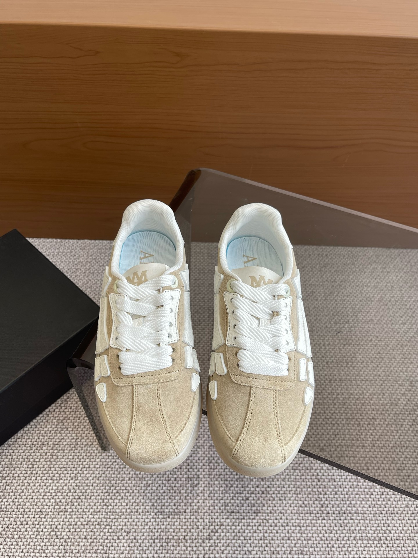 NO:164895,AMIRI Emir 25ss autumn and winter new style bone shoes couple casual sneakers board shoes original purchase Amiri brand letters and MA logo appear on the side of the shoe Fabric Imported cowhide/cow back velvet inner original customized breathable interior Outsole Exclusive mold opening TPU material Size 35-45, casual shoes/sports shoes, amiri, sneakers, cowhide19860909AMIRI 埃米尔 25ss秋冬季新款 骨头鞋 情侣款休闲 运动鞋 板鞋 原版购入开发Amiri的品牌字母和 MA标识出现在鞋身侧面 面料 进口牛皮/牛反绒 内里 原版定制透气里 大底 独家开模TPU材质 码数35-45,休闲鞋/运动鞋,amiri,sneakers,cowhide,Women's Shoes