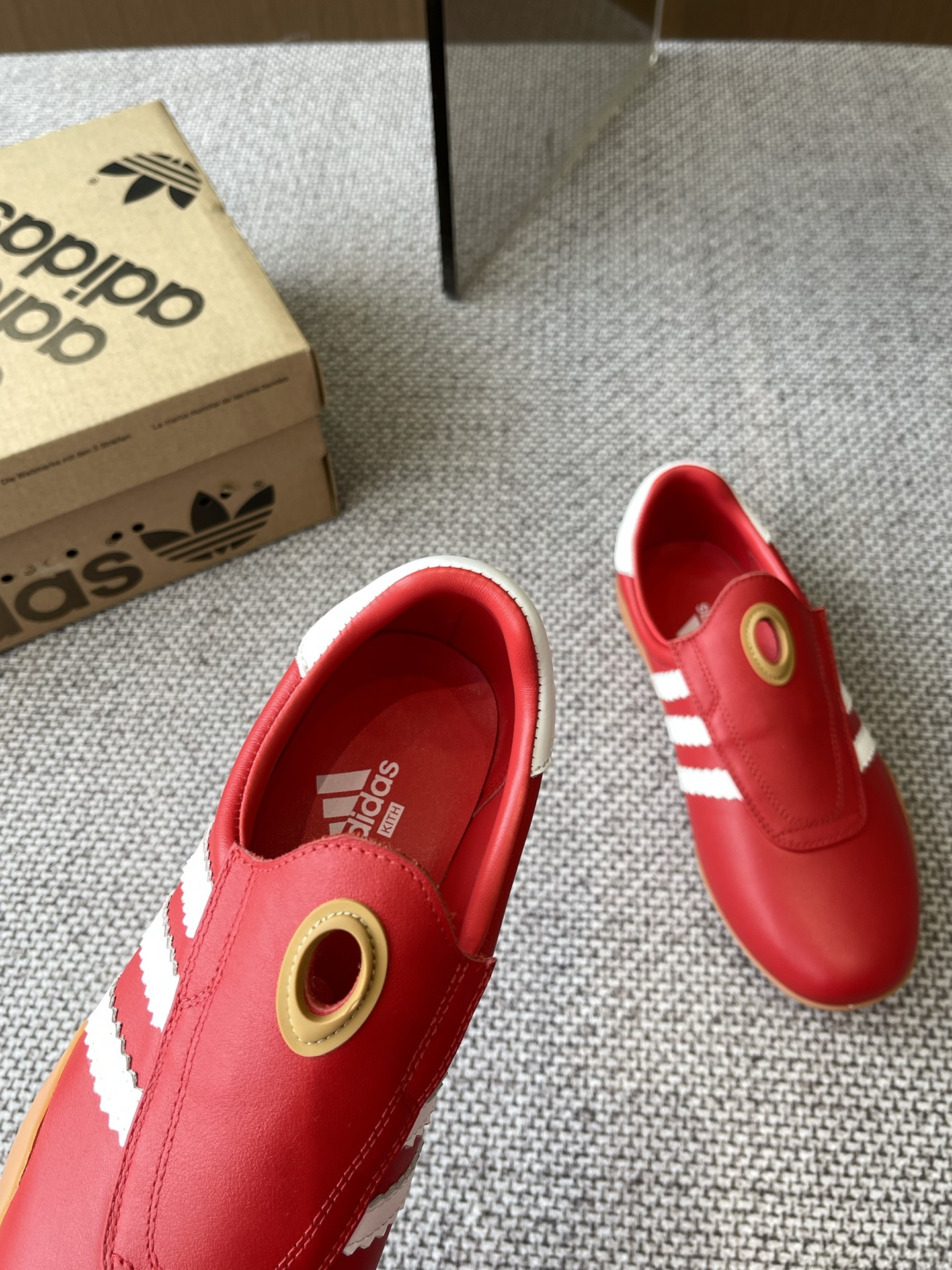 Adidas 25s: Stylish and Comfortable Shoes for Spring and Summer - 图片 2