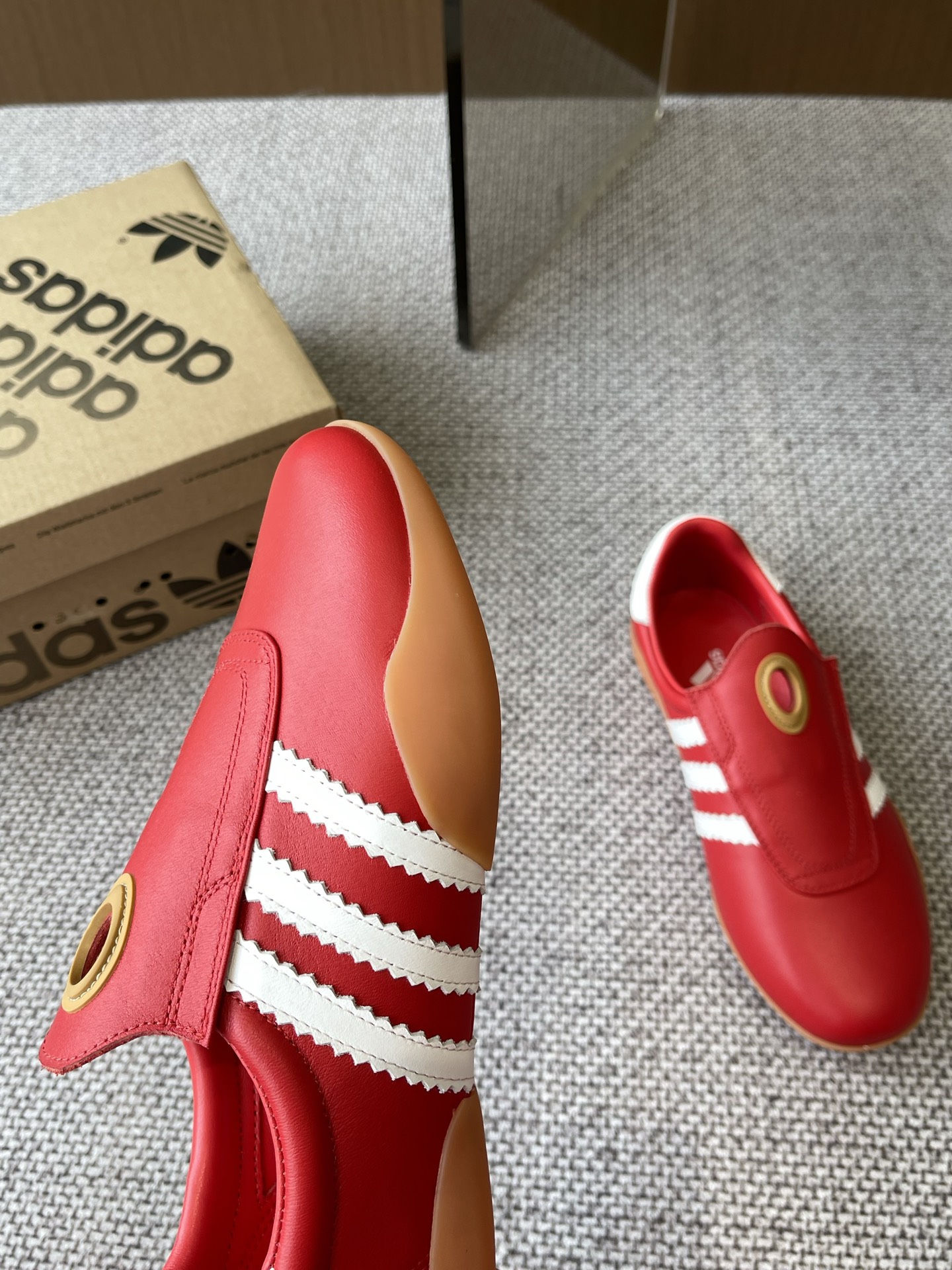 Adidas 25s: Stylish and Comfortable Shoes for Spring and Summer - 图片 3