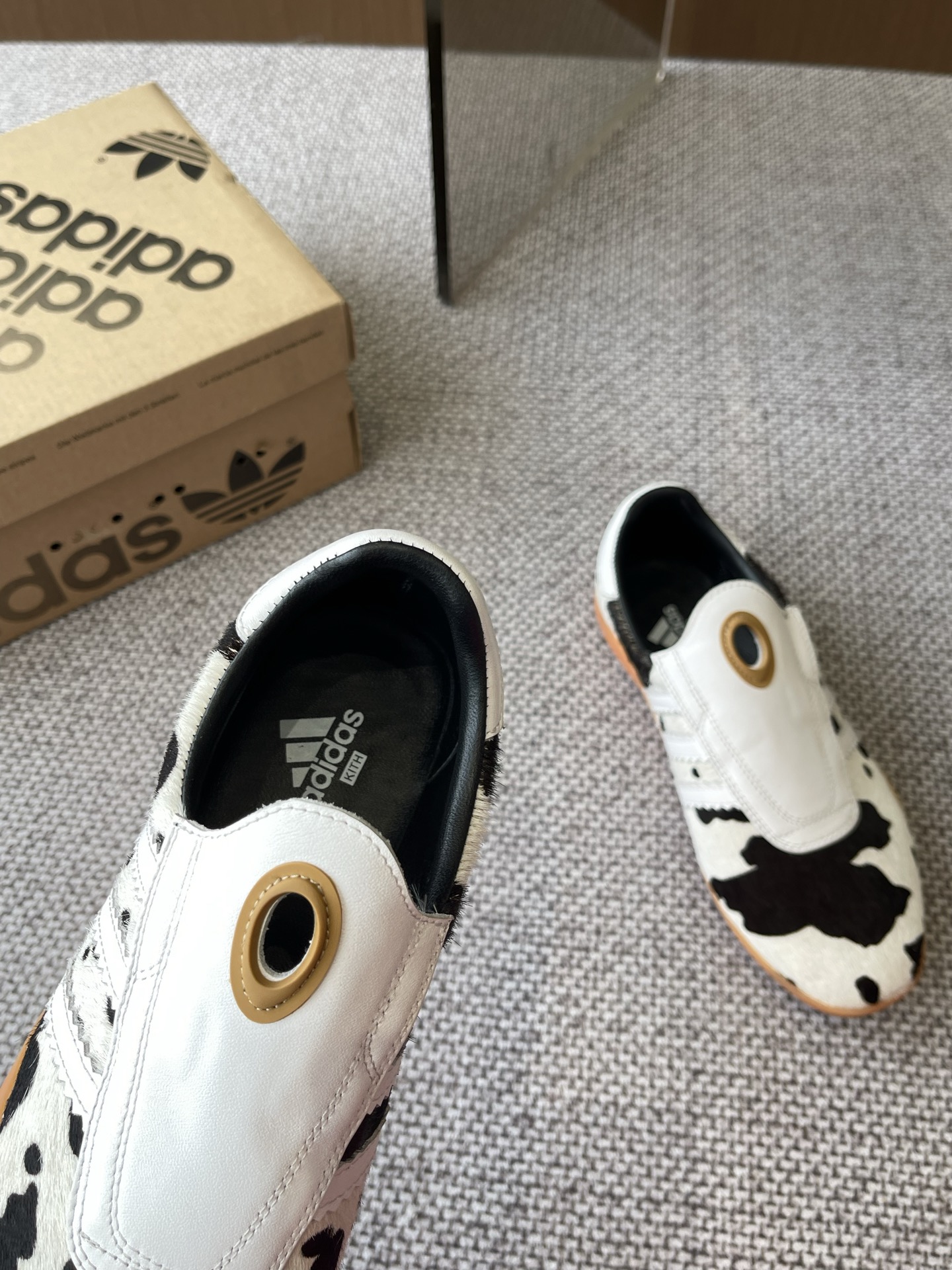 Adidas 25s: Professional and Fashionable Shoes for Spring and Summer - 图片 3
