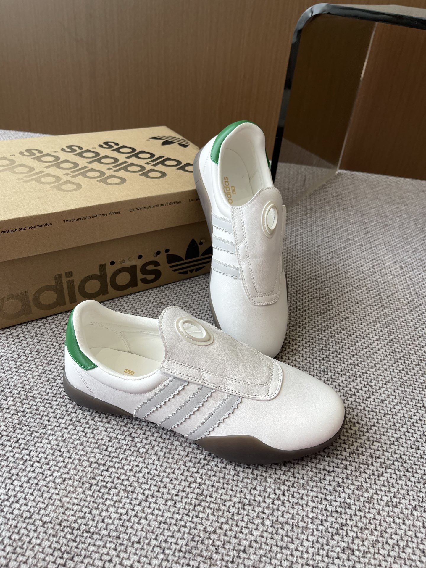 Adidas 25s: Professional and Fashionable Shoes for Spring and Summer - 图片 5