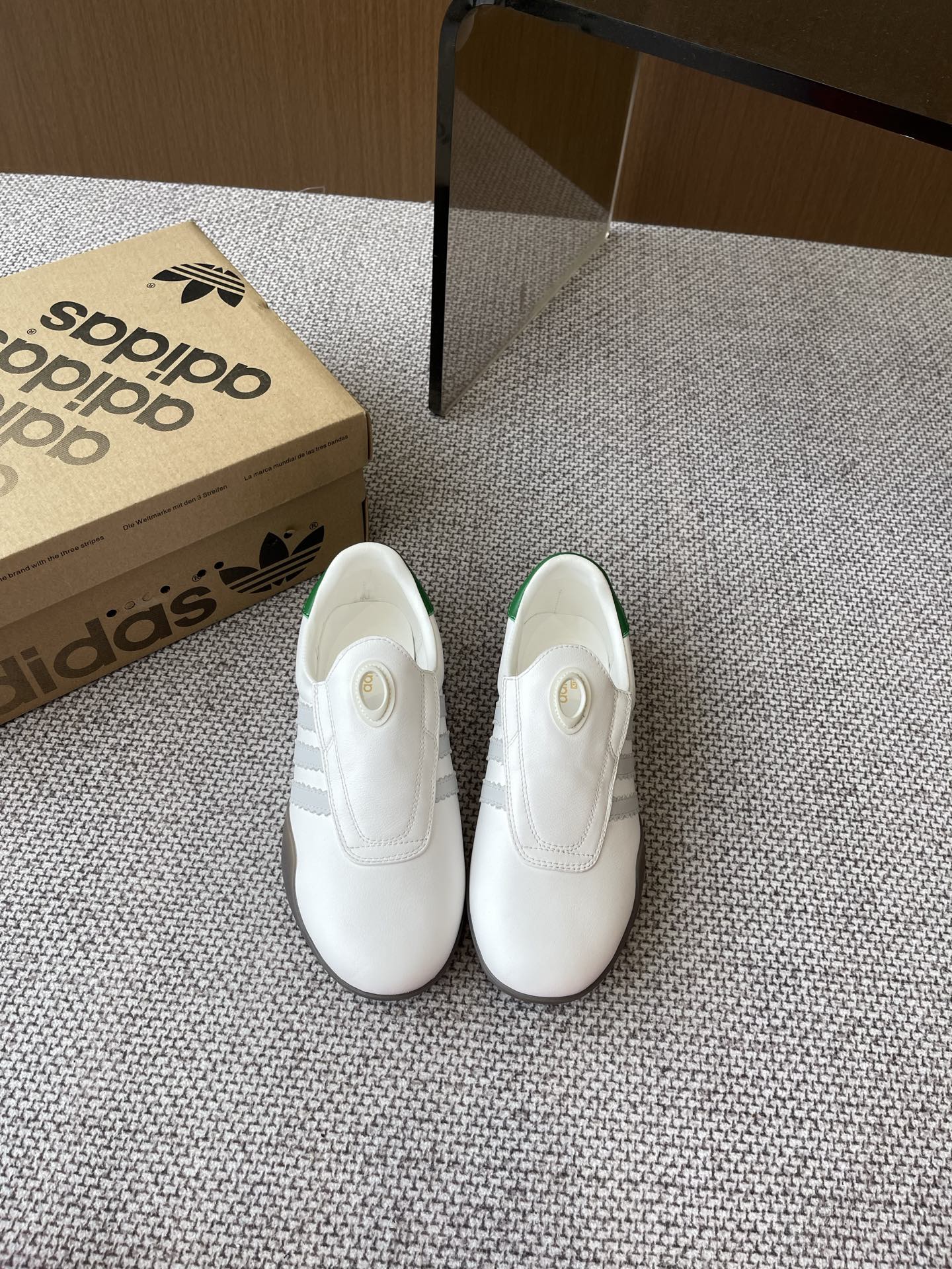 Adidas 25s: Professional and Fashionable Shoes for Spring and Summer - 图片 9