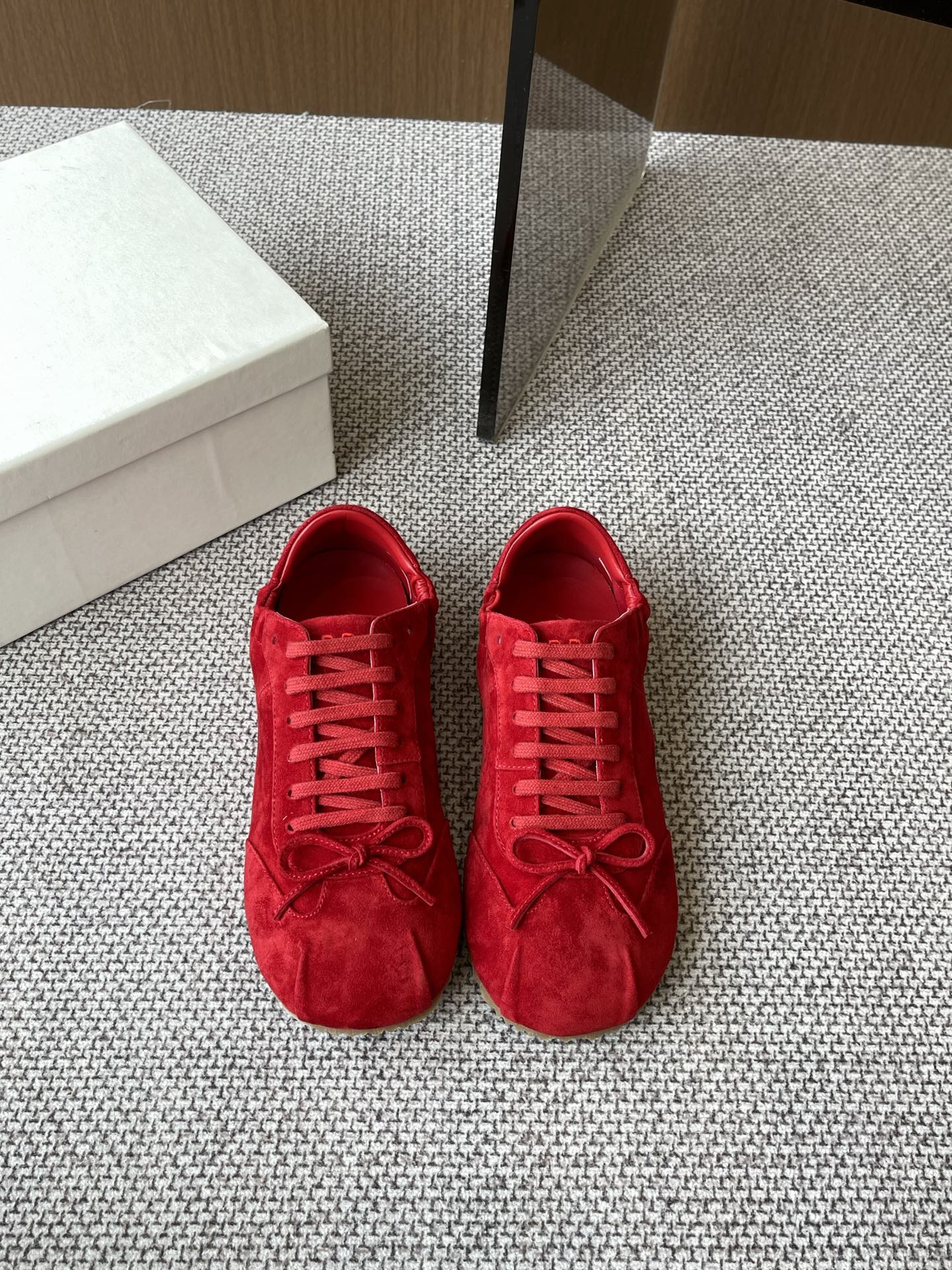 NO:257914,Suede ABRA Niche Trendy Brand 25ss Spring and Summer New Style Bow Flat Sole Ballet Shoes Spring ootd Outfit Sweet and Cool Girls Can't Miss Ballet Shoes Too Fashionable and Sweet Retro Flat Flat Flat Flat Flat Flat Flat Flat Flat Girls' Stretching and Sweethearts, Sneakers, Sheepskin, Real Silk, Chamois Leather19860909麂皮 ABRA 小众潮牌 25ss 春夏新款 蝴蝶结平底芭蕾舞鞋 春日ootd穿搭 甜酷女孩不能错过的芭蕾舞鞋 太时髦了有点甜甜的复古味儿 面料 原版进口真丝/进口麂皮 内里 原版定制羊皮 垫脚 原版定制羊皮 原版定制橡胶大底 码数35-41（40 41定做）,休闲鞋/运动鞋,sneakers,sheepskin,real silk,chamois leather,Women's Shoes