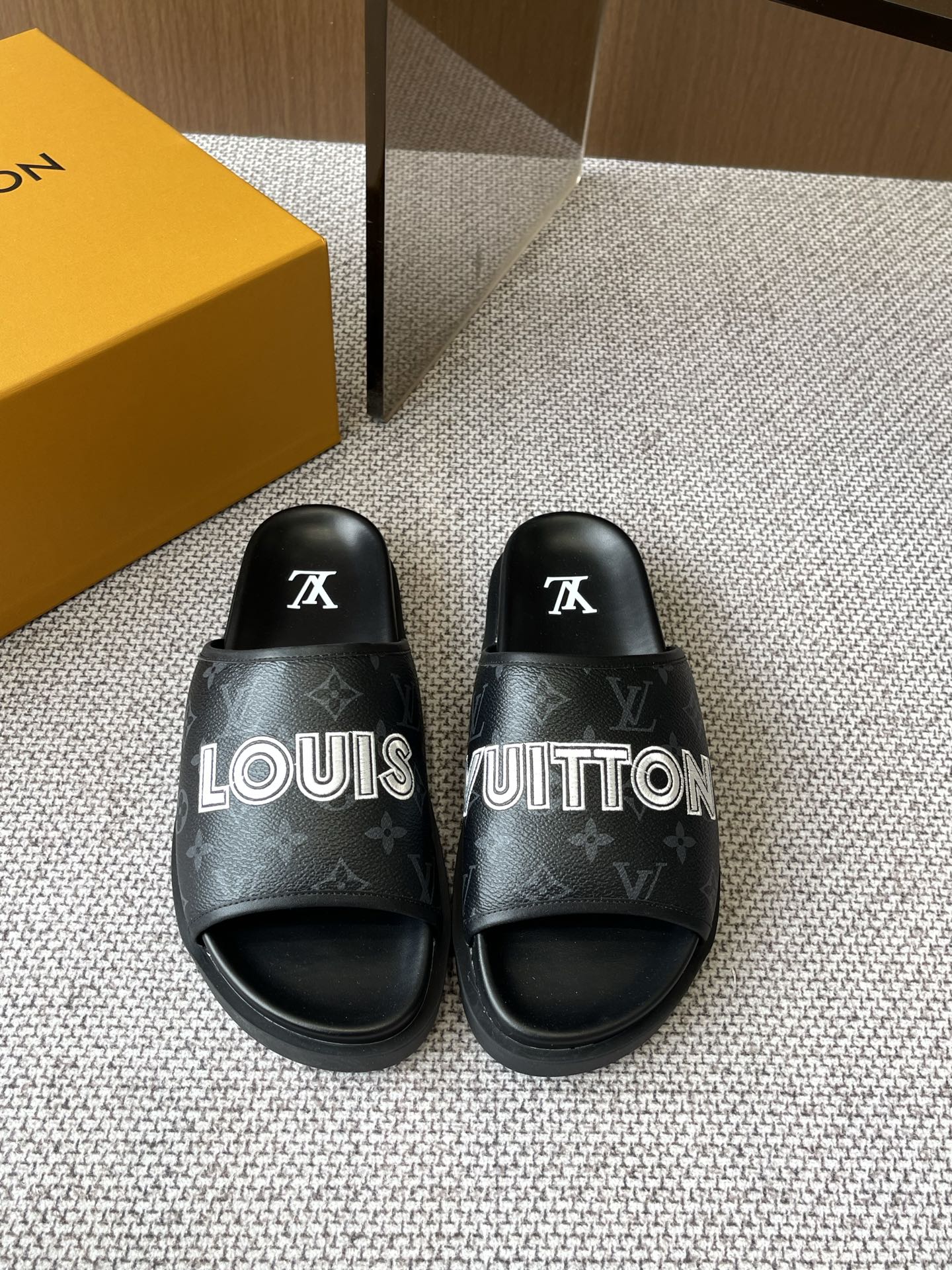 Louis Vuitton 路易威登 25ss春夏新品拖鞋 主打最新款 硬货上新