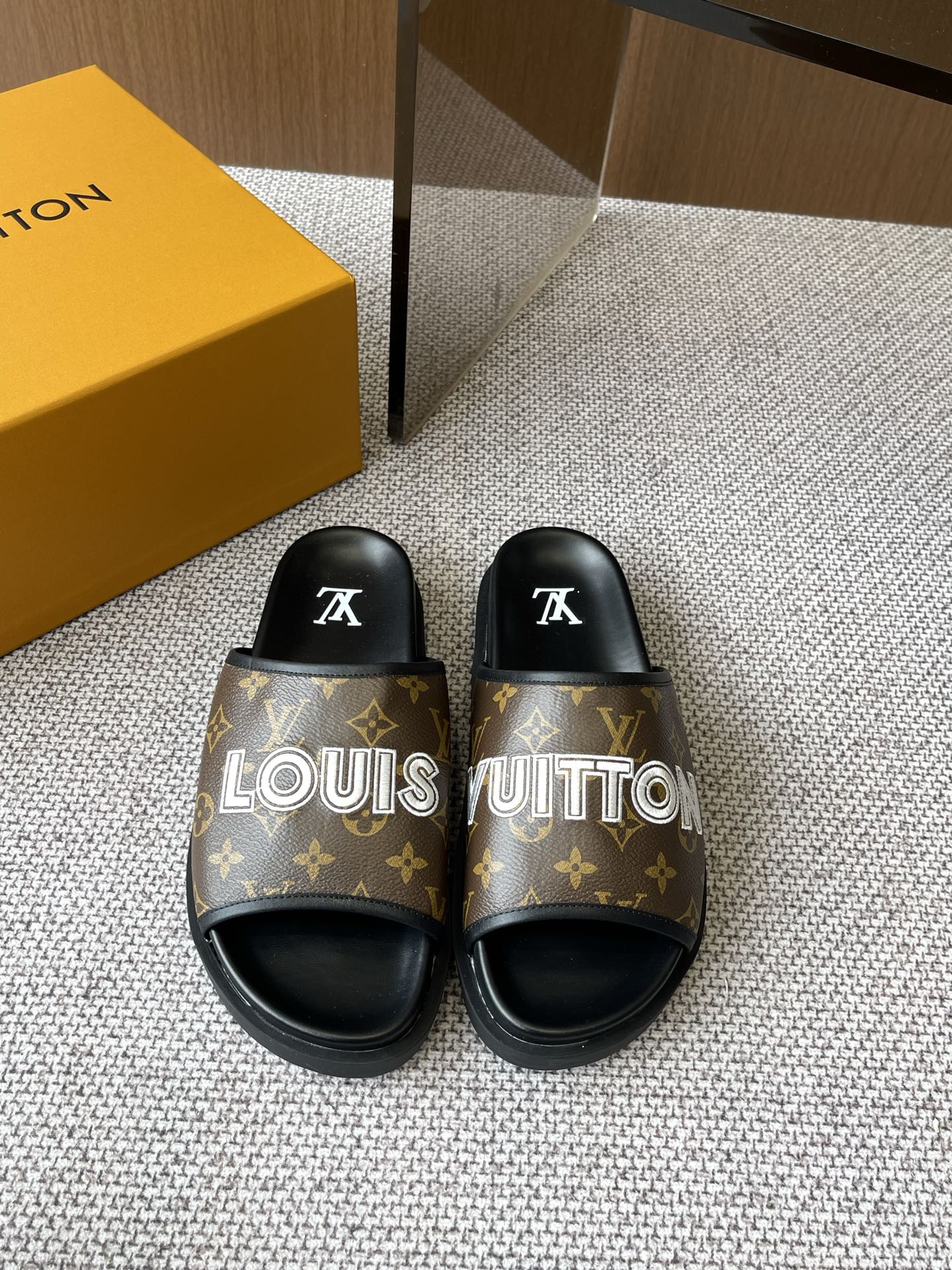 Louis Vuitton 路易威登 25ss春夏新品拖鞋 主打最新款 硬货上新