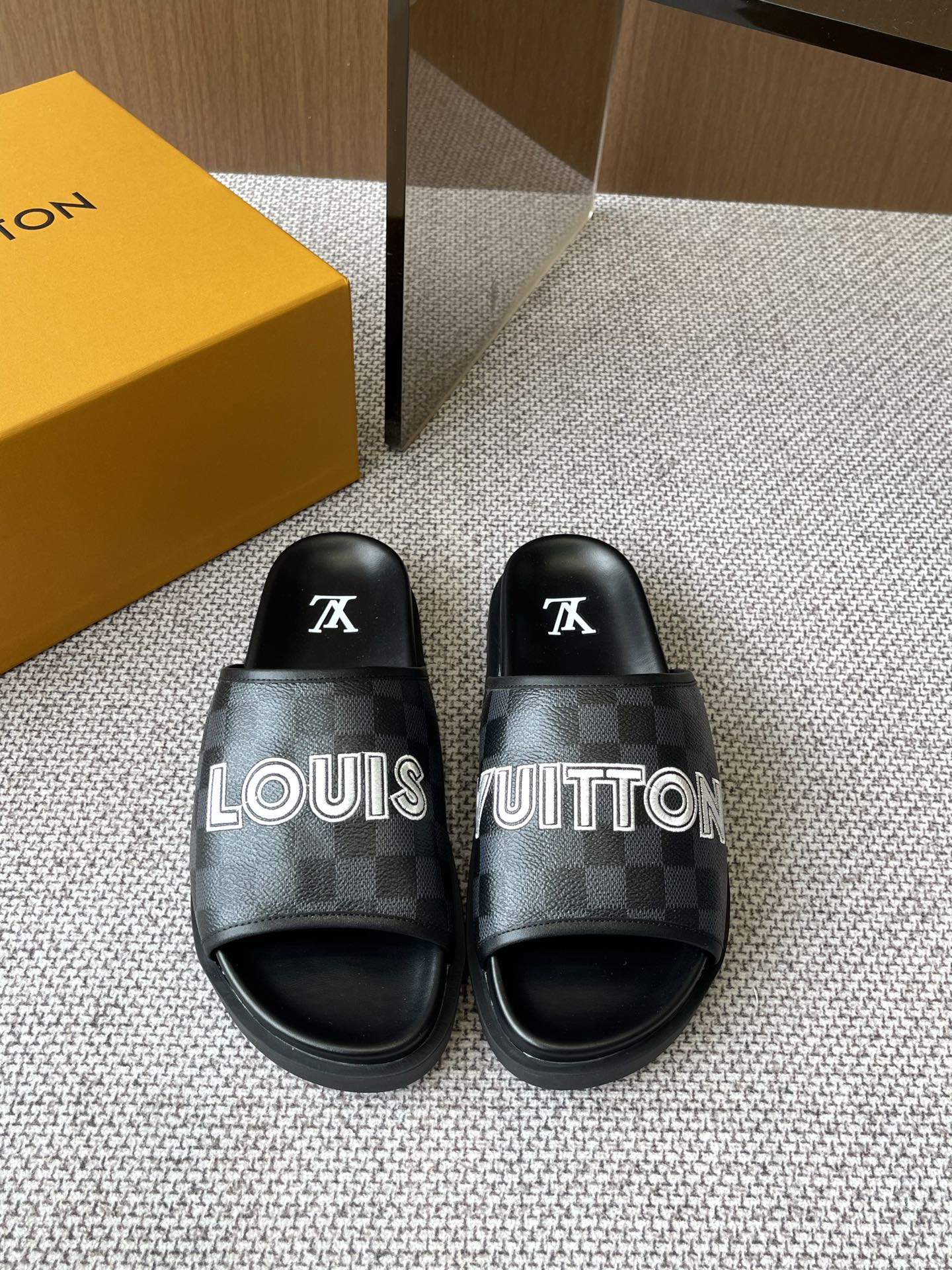 Louis Vuitton 路易威登 25ss春夏新品拖鞋 主打最新款 硬货上新
