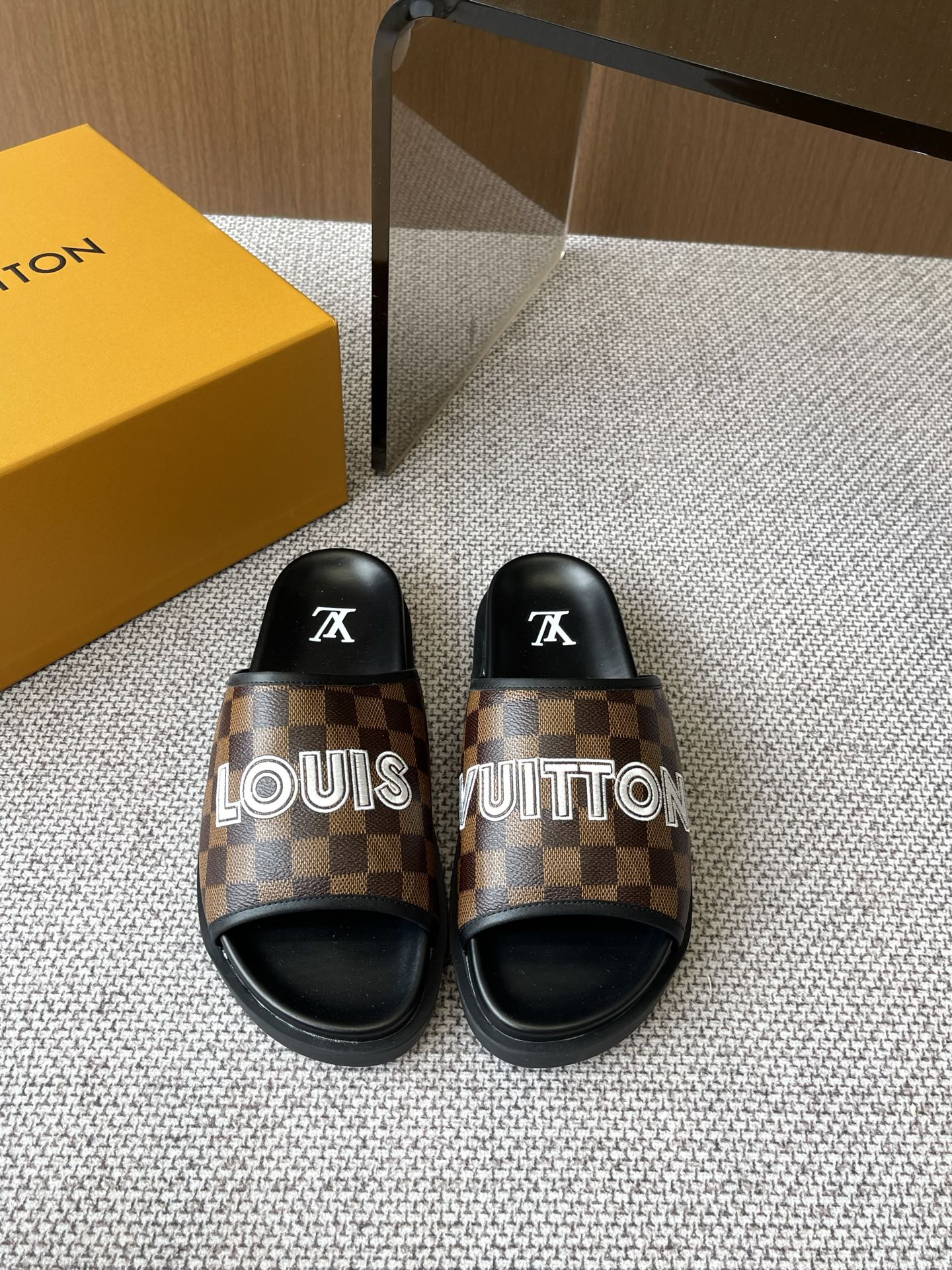 Louis Vuitton 路易威登 25ss春夏新品拖鞋 主打最新款 硬货上新