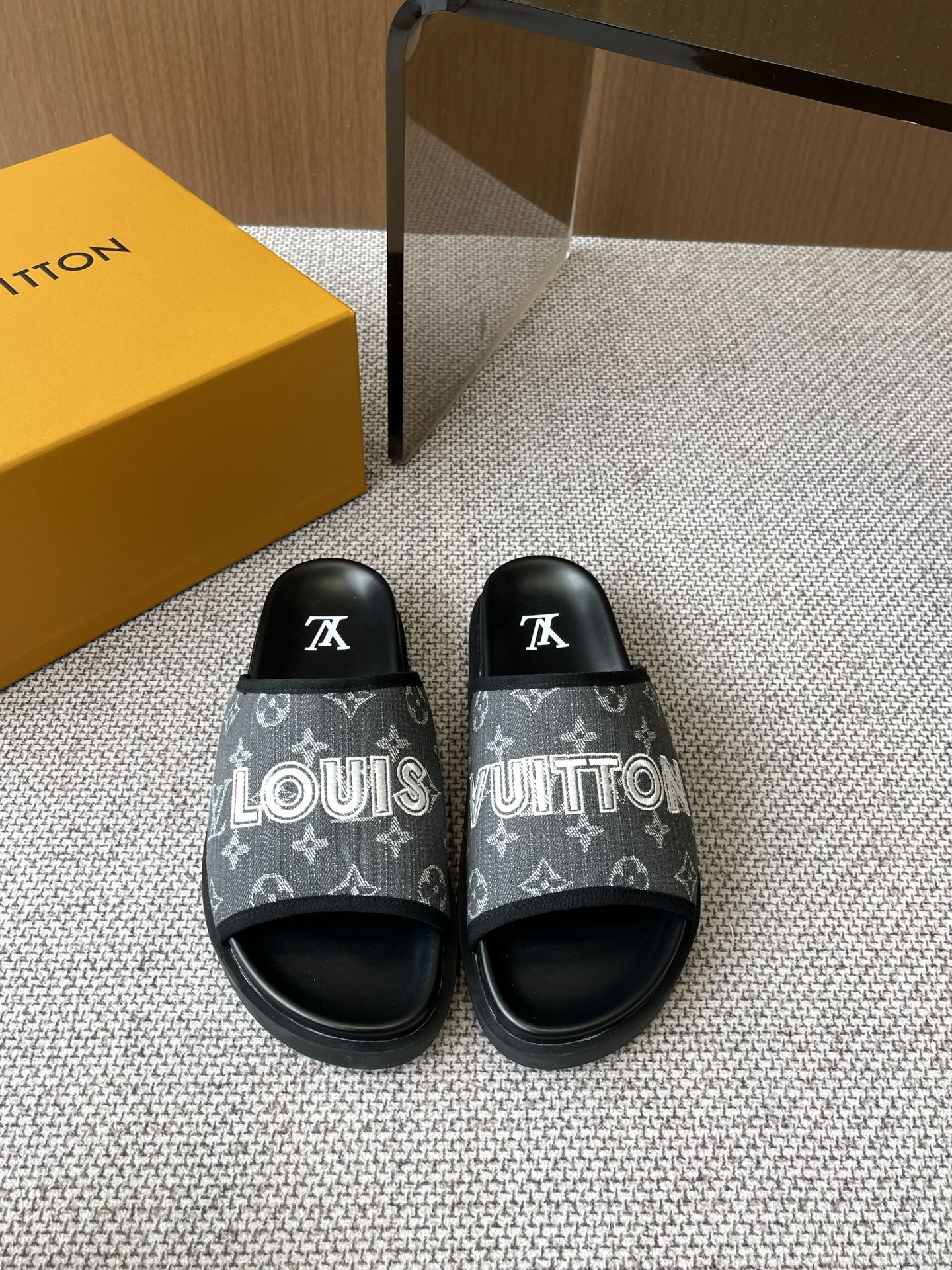 Louis Vuitton 路易威登 25ss春夏新品拖鞋 主打最新款 硬货上新