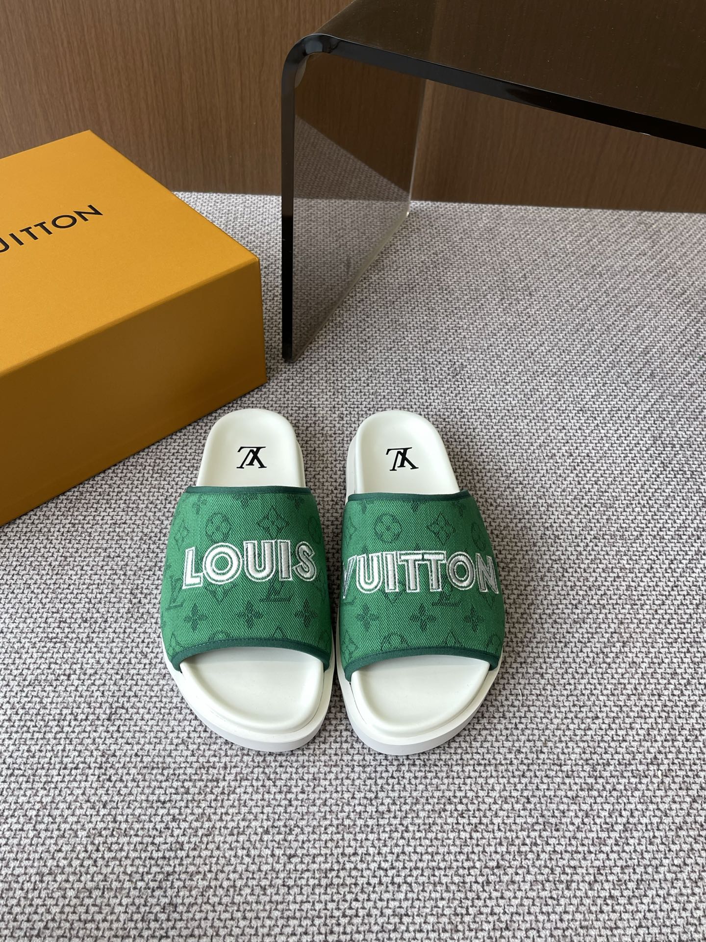 Louis Vuitton 路易威登 25ss春夏新品拖鞋 主打最新款 硬货上新