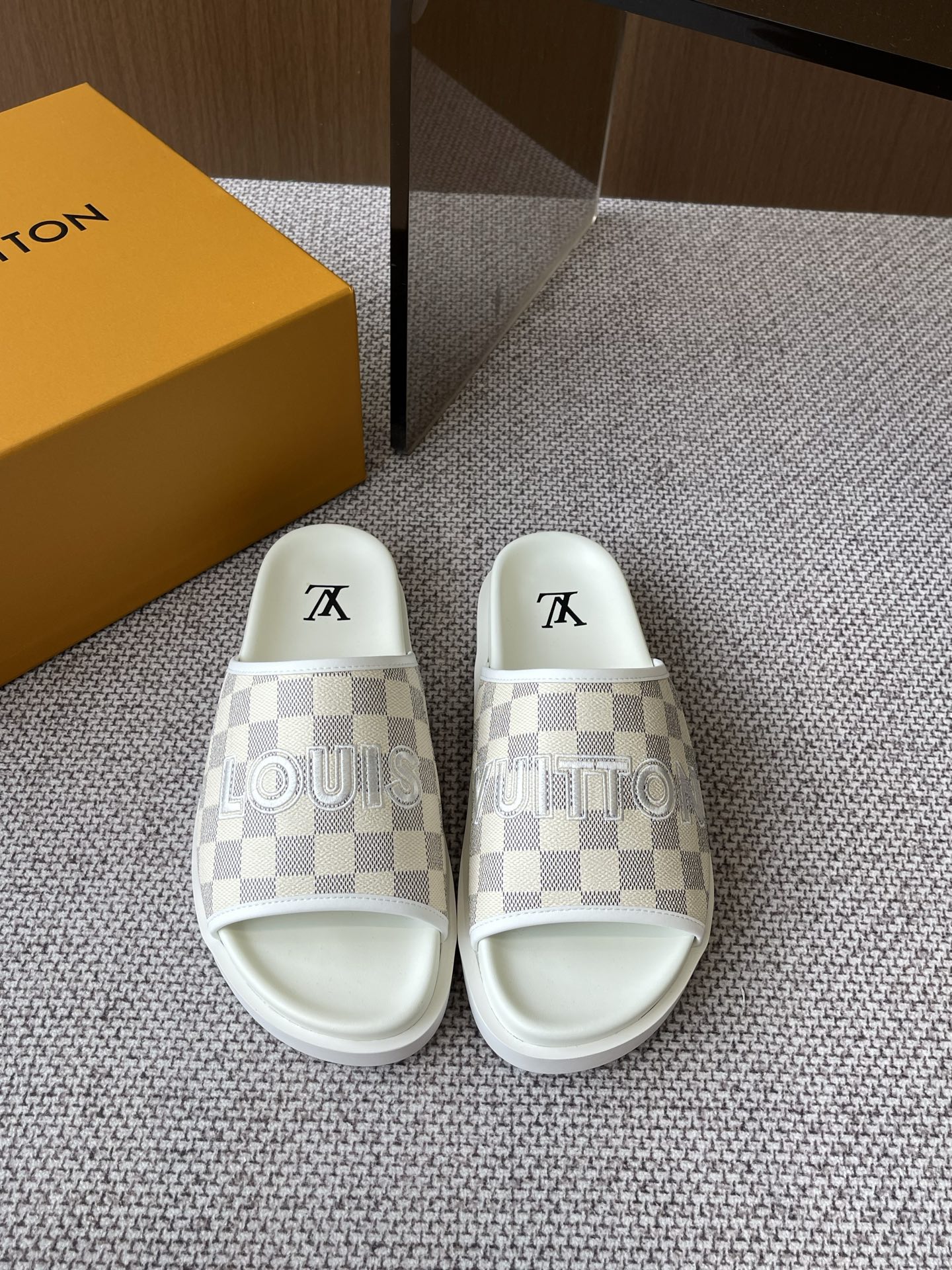 Louis Vuitton 路易威登 25ss春夏新品拖鞋 主打最新款 硬货上新