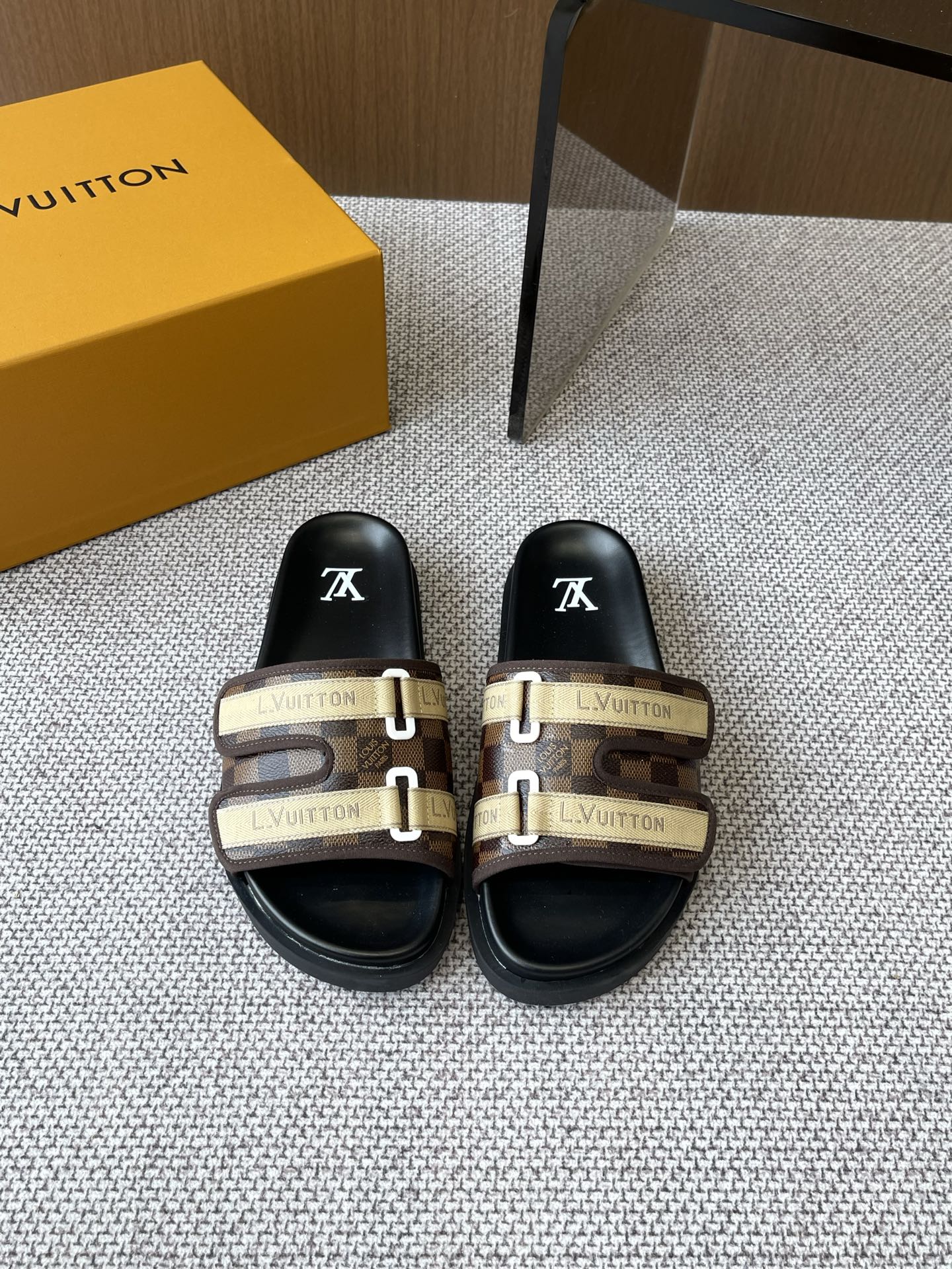 Louis Vuitton 路易威登 25ss春夏新品拖鞋 主打最新款 硬货上新