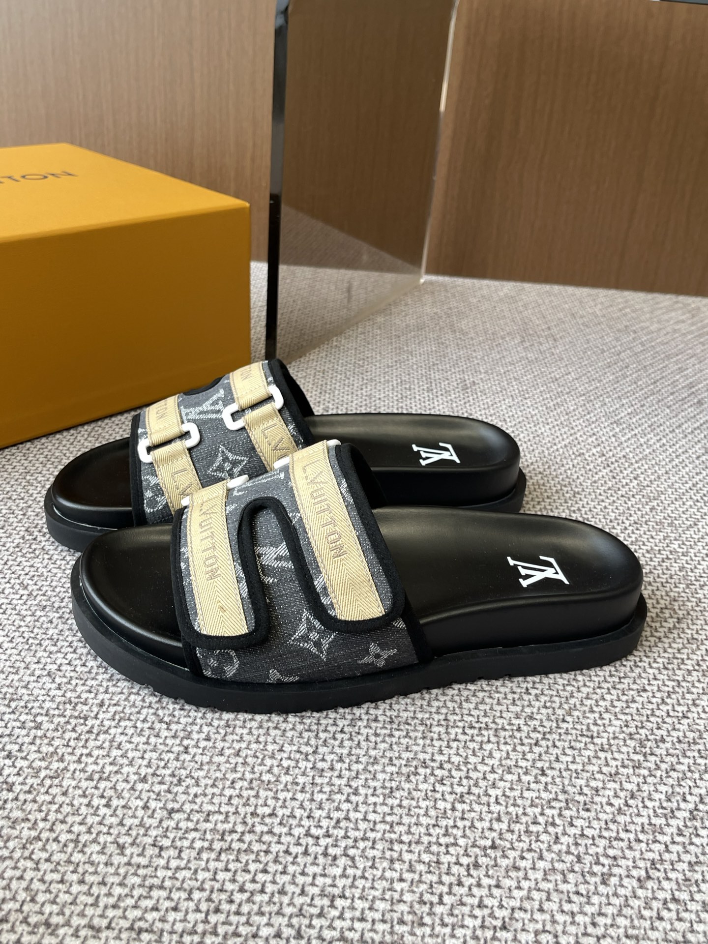 Louis Vuitton 路易威登 25ss春夏新品拖鞋 主打最新款 硬货上新