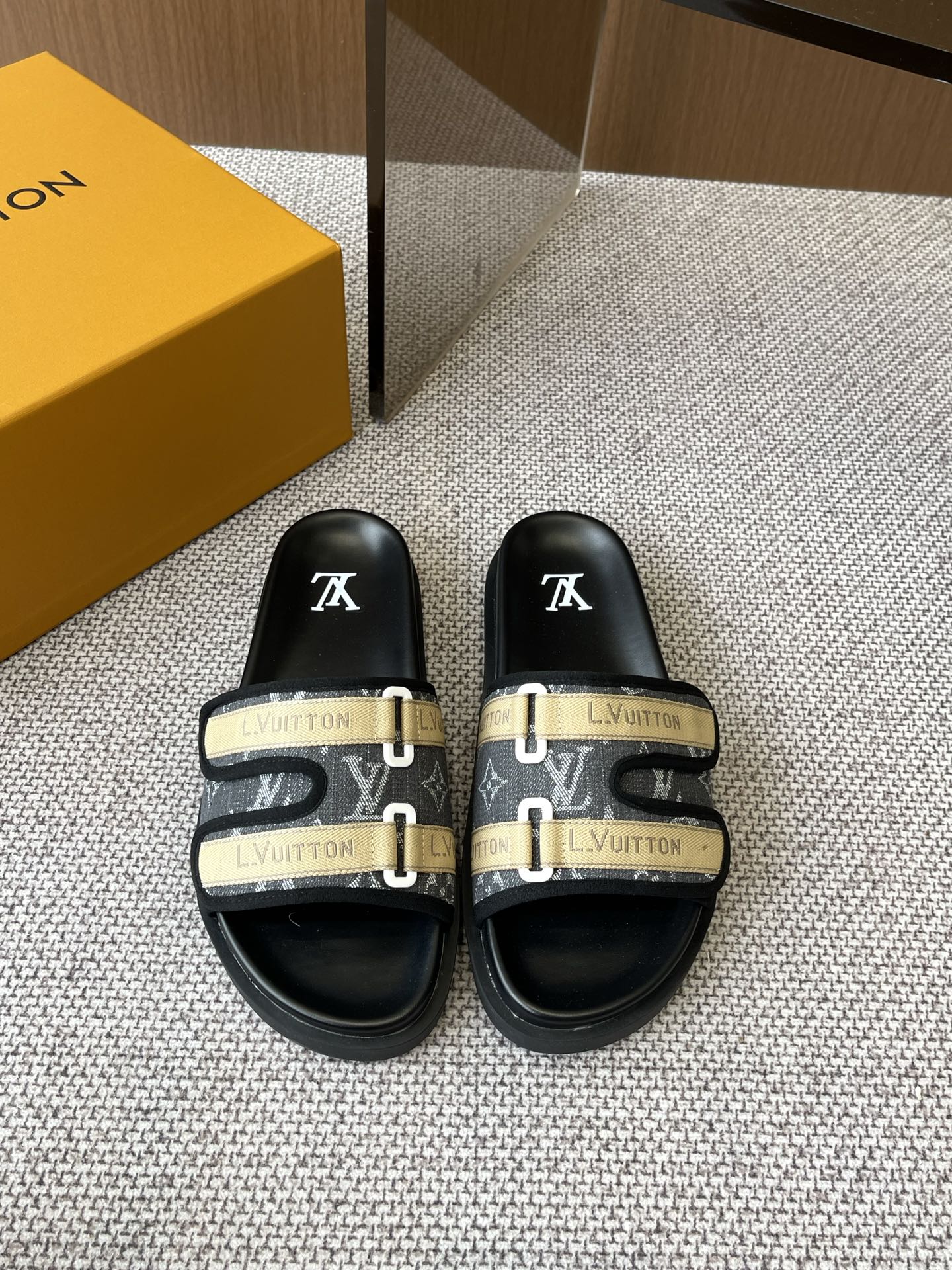 Louis Vuitton 路易威登 25ss春夏新品拖鞋 主打最新款 硬货上新