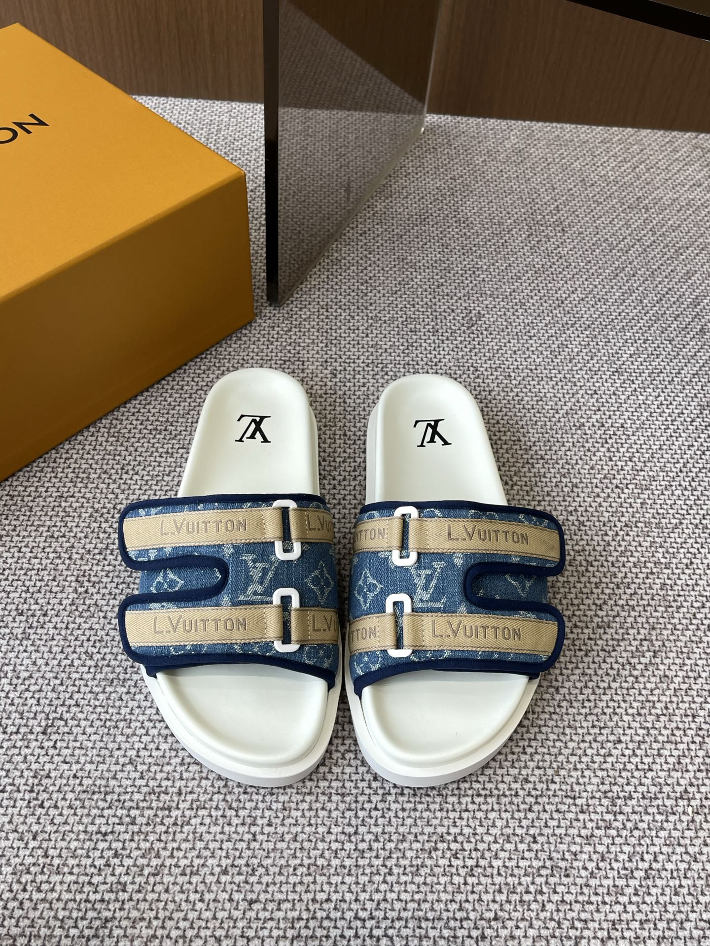 Louis Vuitton 路易威登 25ss春夏新品拖鞋 主打最新款 硬货上新
