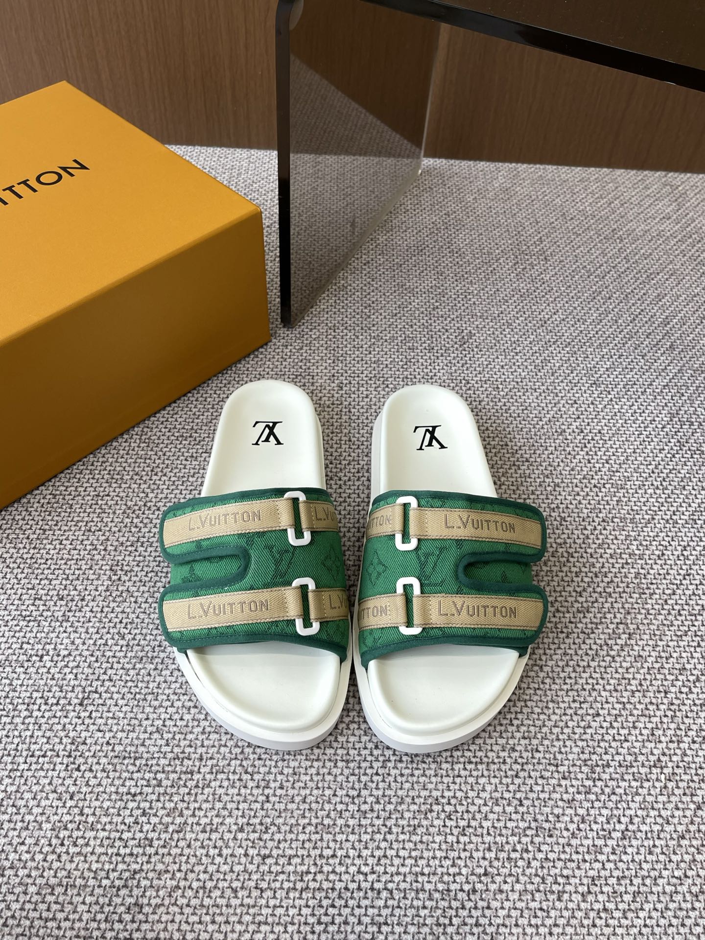 Louis Vuitton 路易威登 25ss春夏新品拖鞋 主打最新款 硬货上新