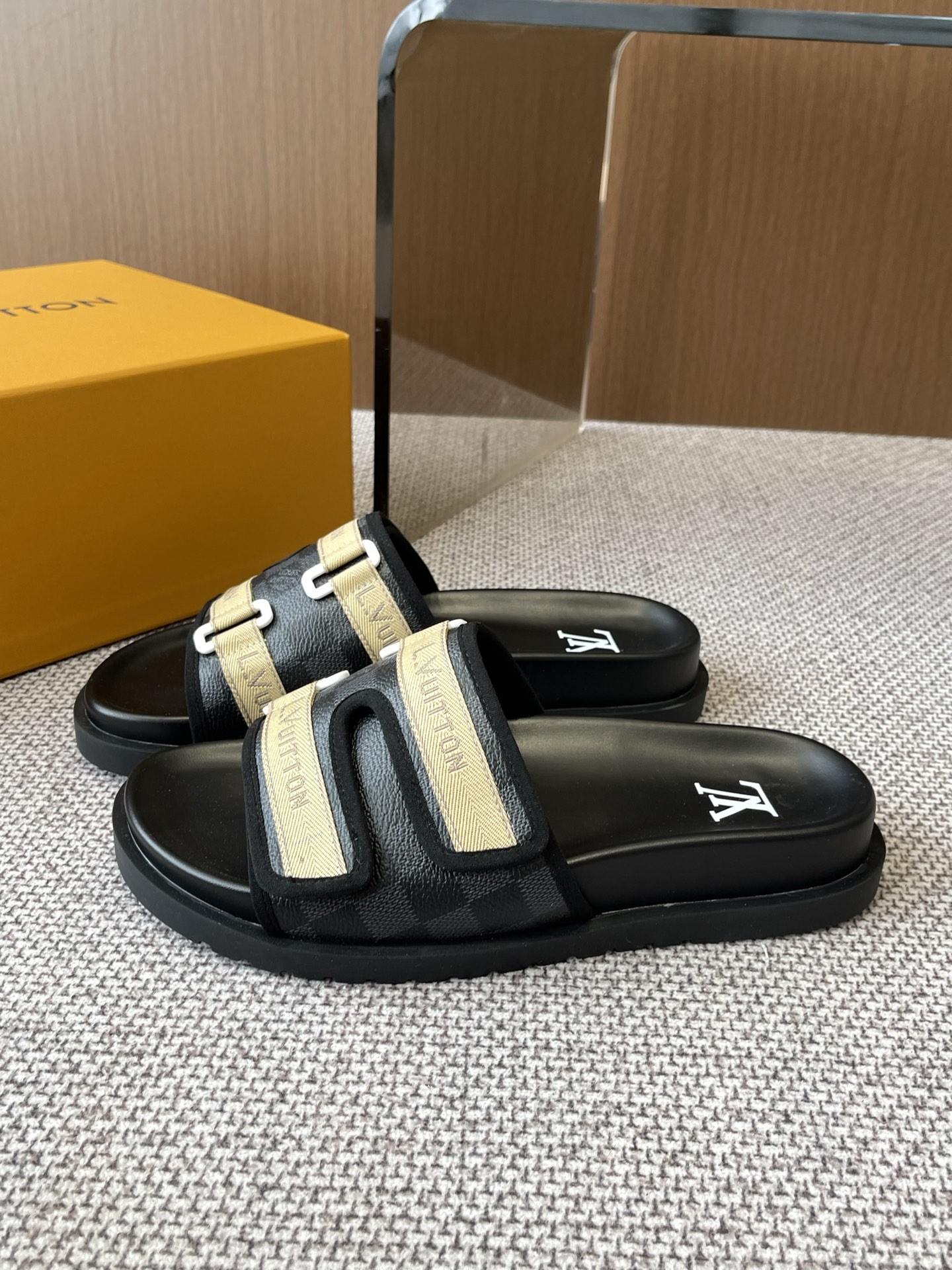 Louis Vuitton 路易威登 25ss春夏新品拖鞋 主打最新款 硬货上新