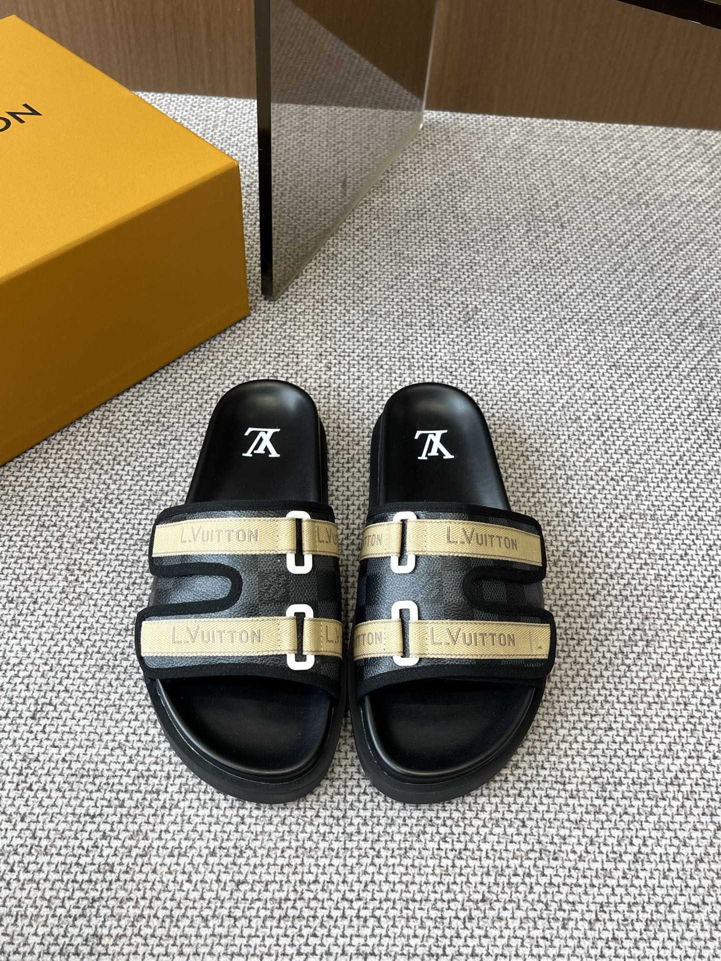 Louis Vuitton 路易威登 25ss春夏新品拖鞋 主打最新款 硬货上新