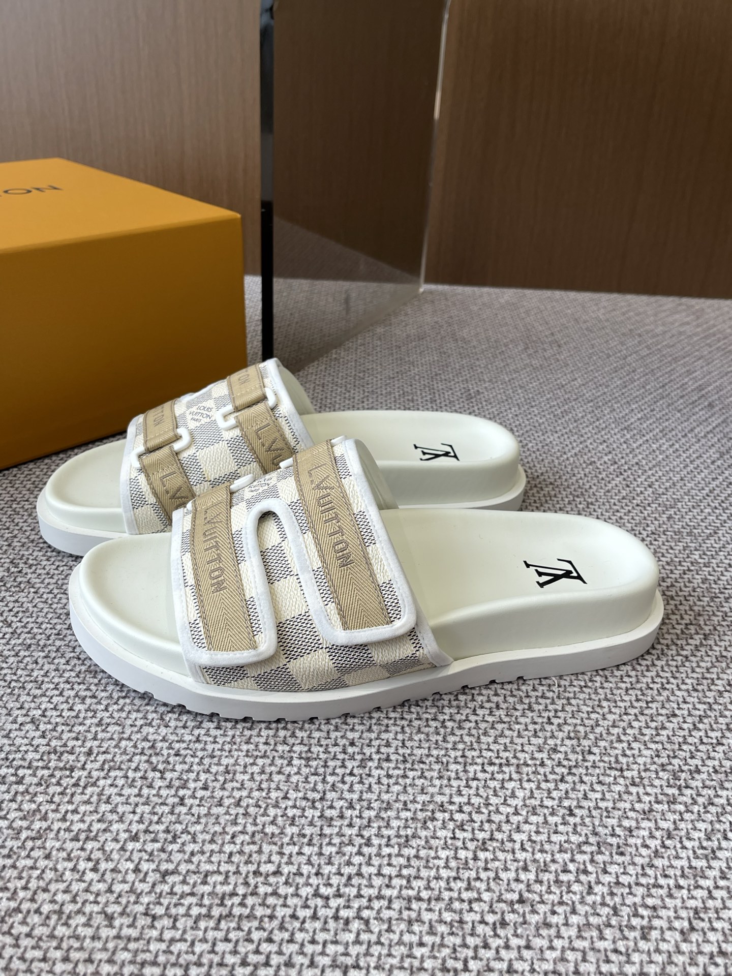 Louis Vuitton 路易威登 25ss春夏新品拖鞋 主打最新款 硬货上新