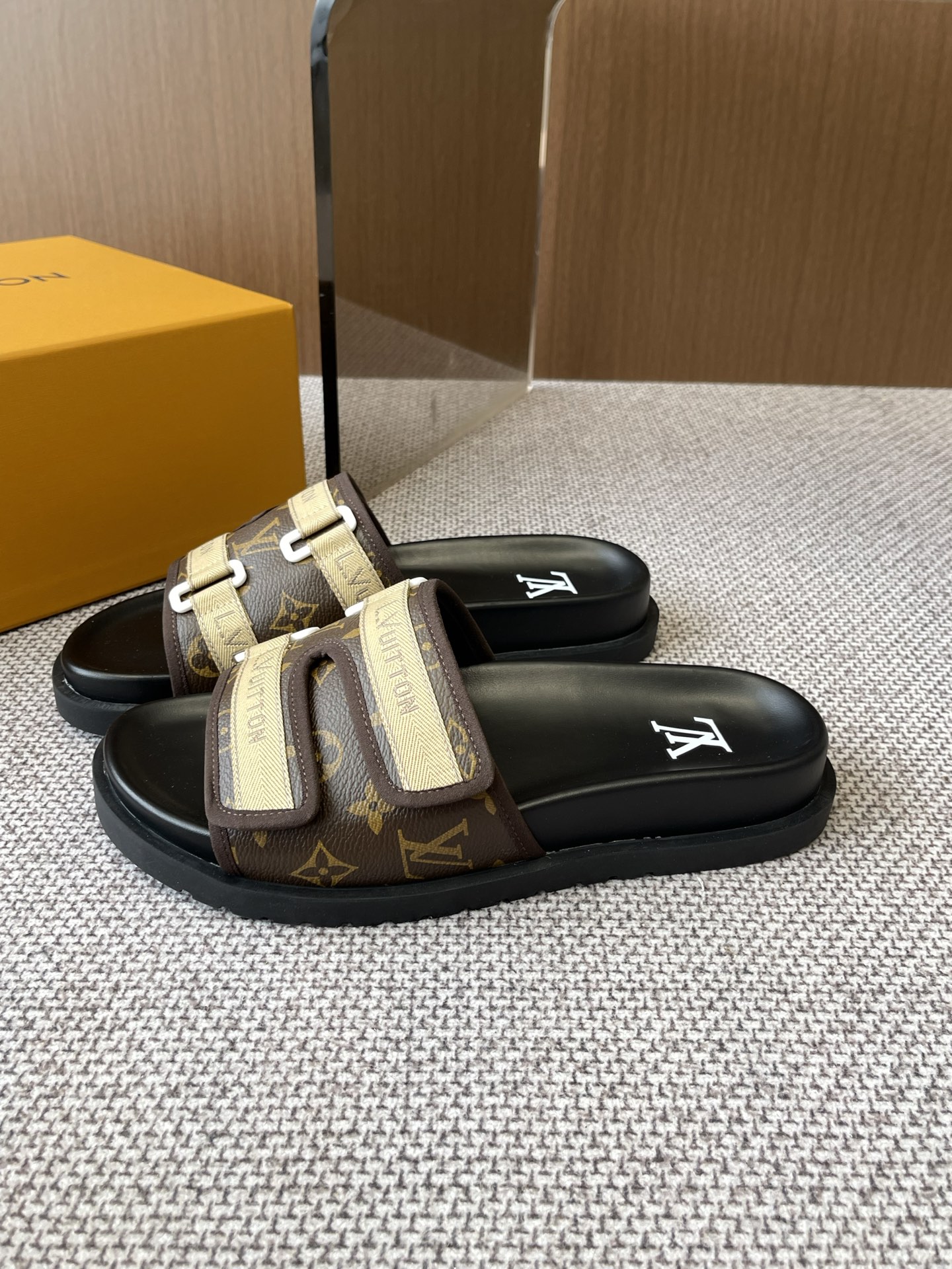 Louis Vuitton 路易威登 25ss春夏新品拖鞋 主打最新款 硬货上新