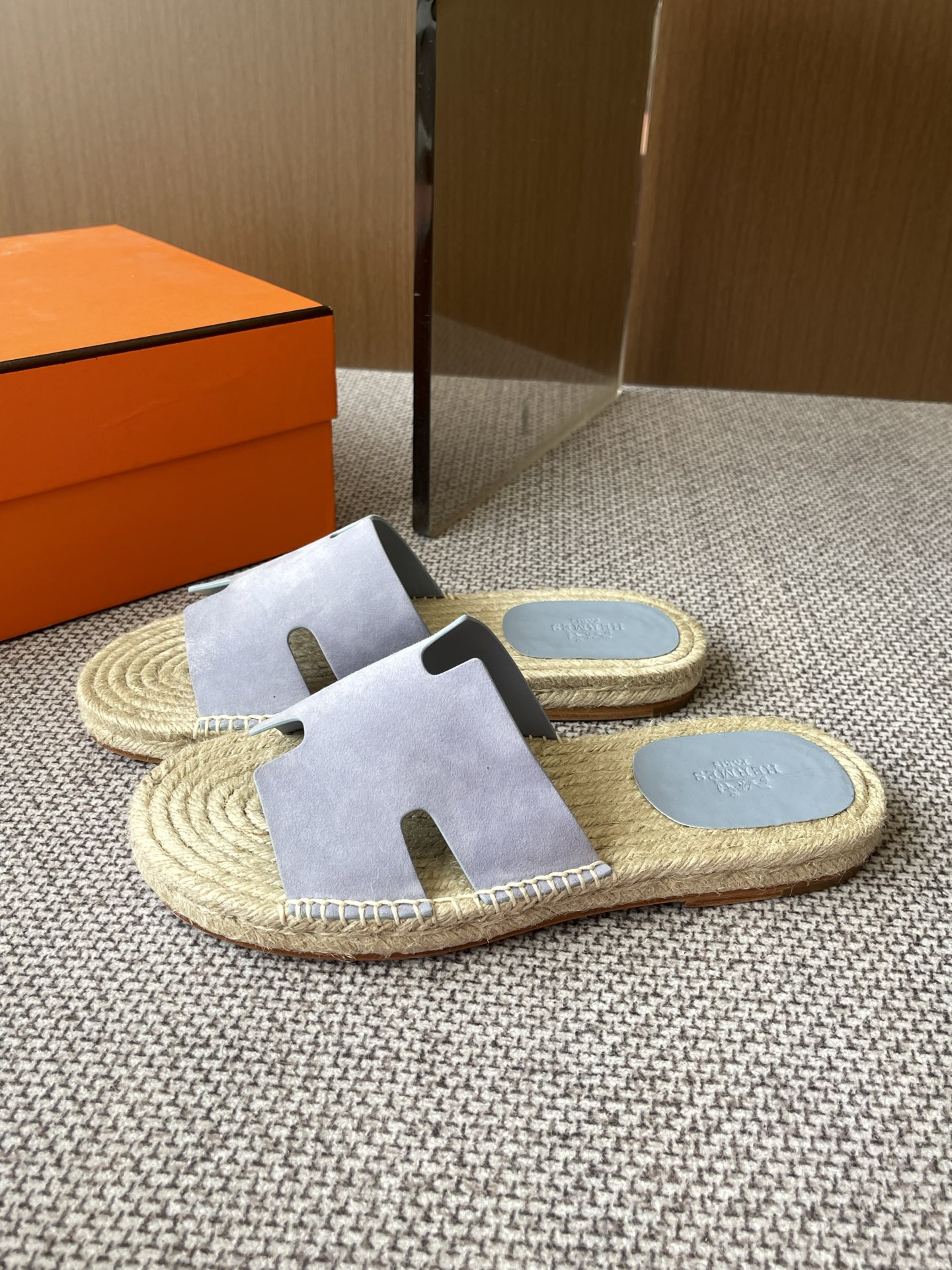 Hermès 360 25ss新款男款凉拖喜欢二舅姥爷拖鞋的一定不能错过这款草编拖鞋 好穿百搭又