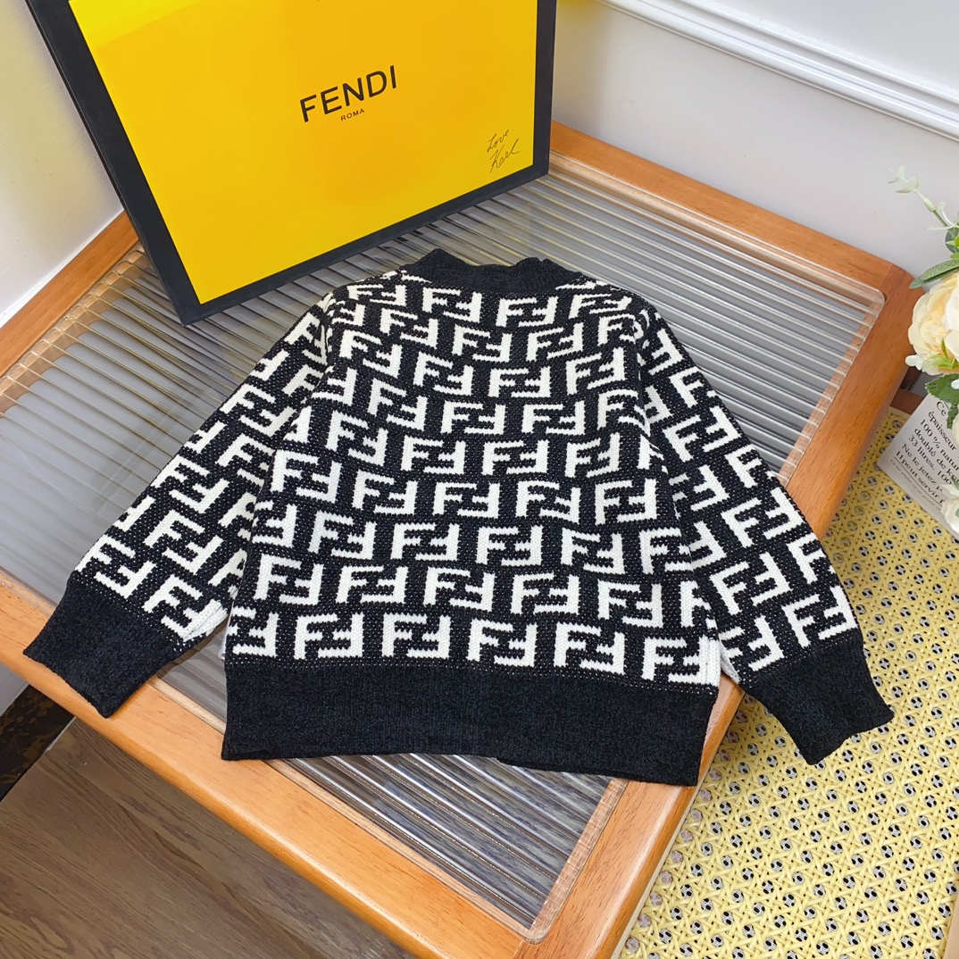 Fashion Forward: Kids’ Knit Shirts and Sweaters in V-Color Design, Classic Black and White Matching - 图片 8