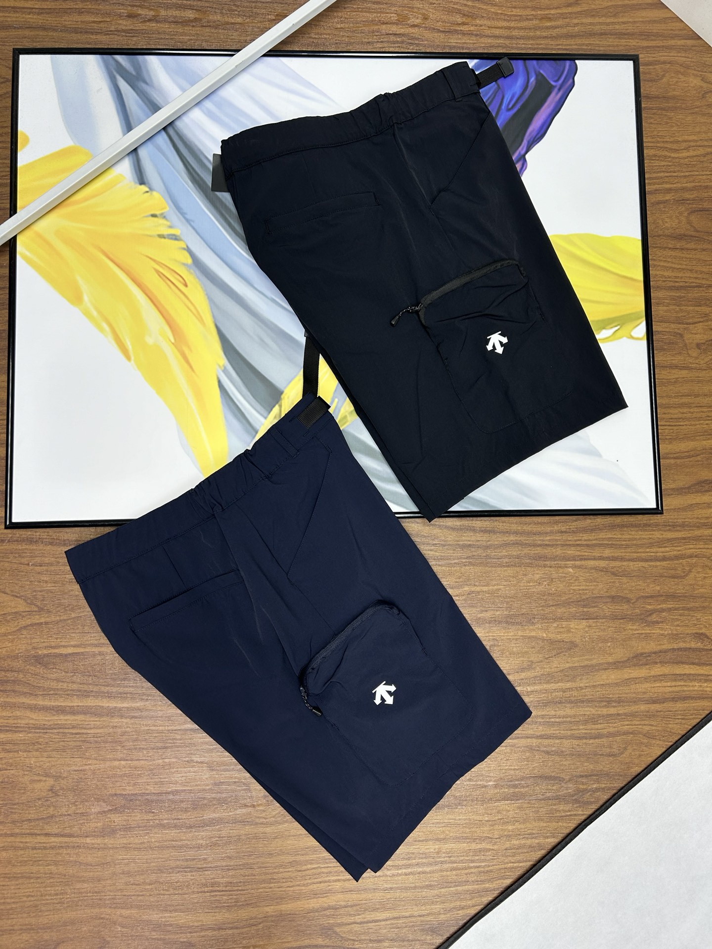 Alternative view of Shorts 05691