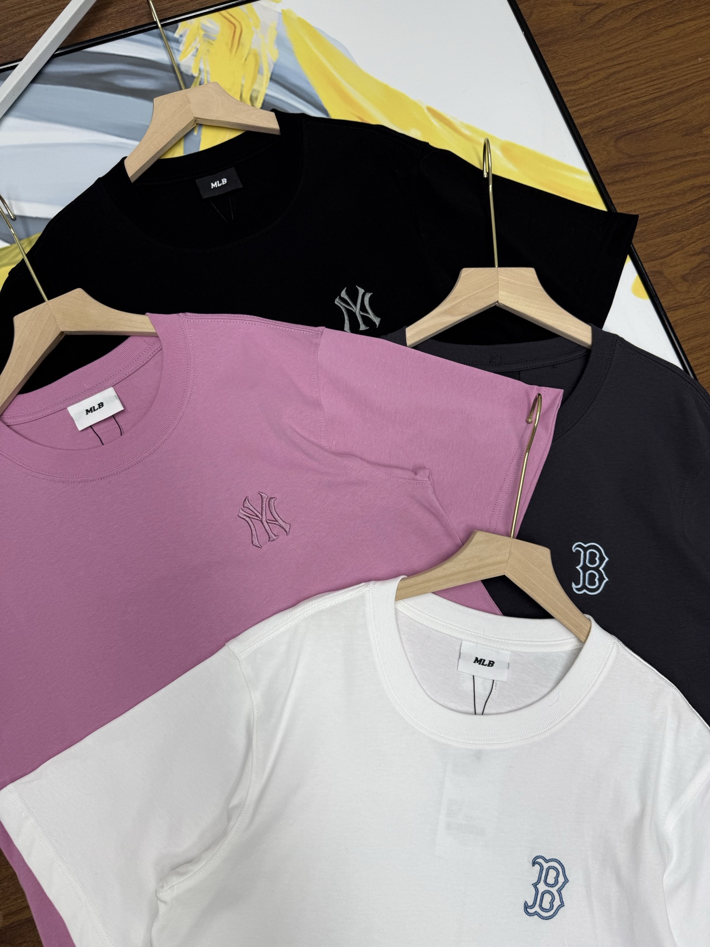 Alternative view of T-Shirt 08402