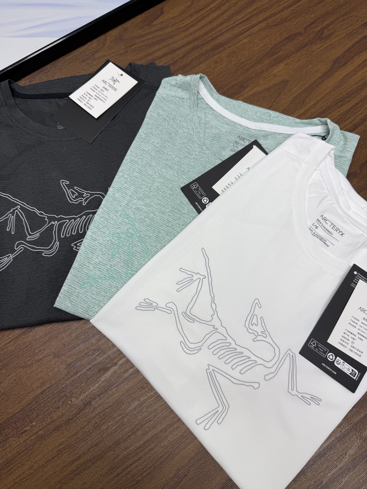 Alternative view of T-Shirt 05708