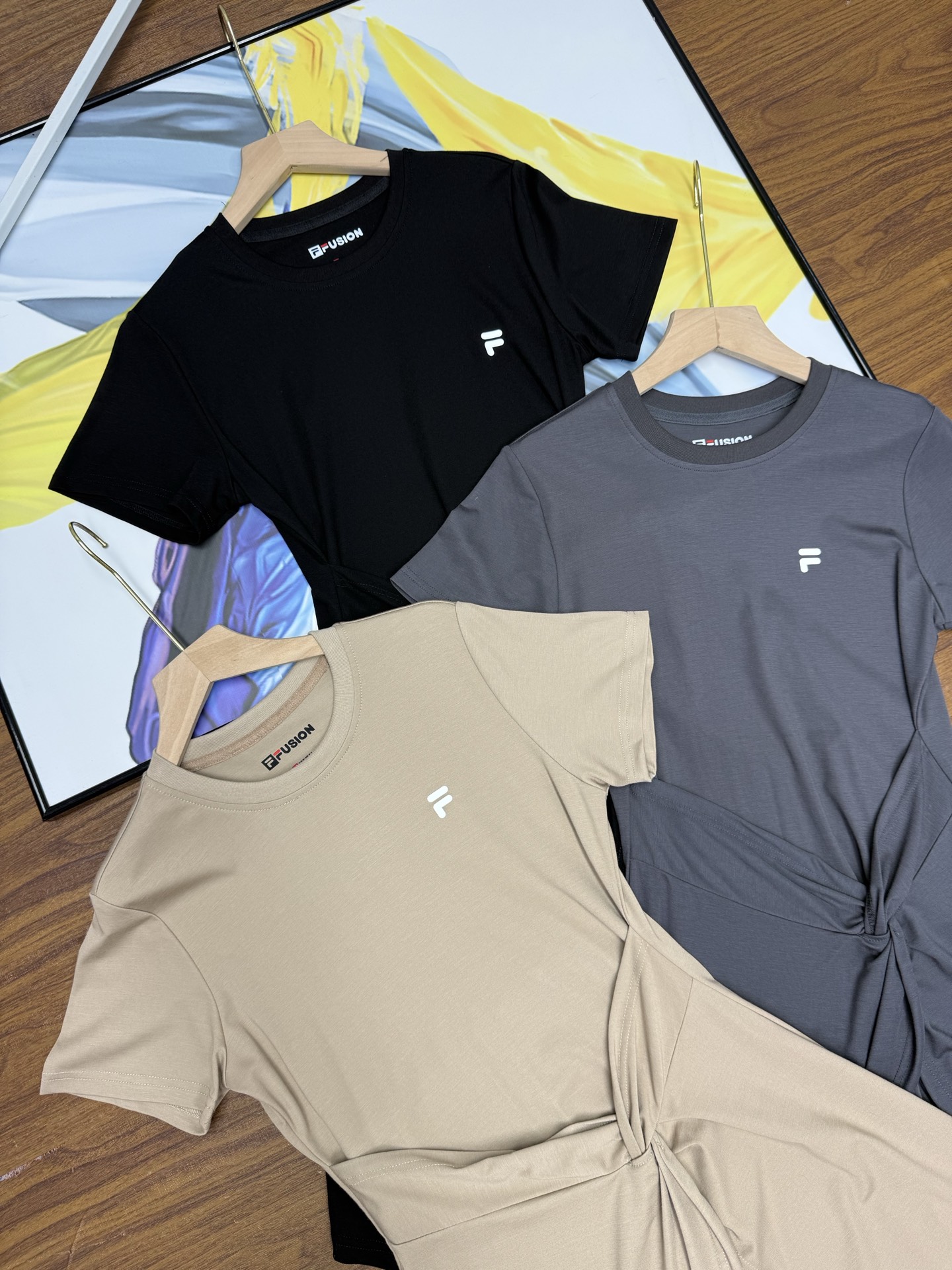 Alternative view of T-Shirt 05711