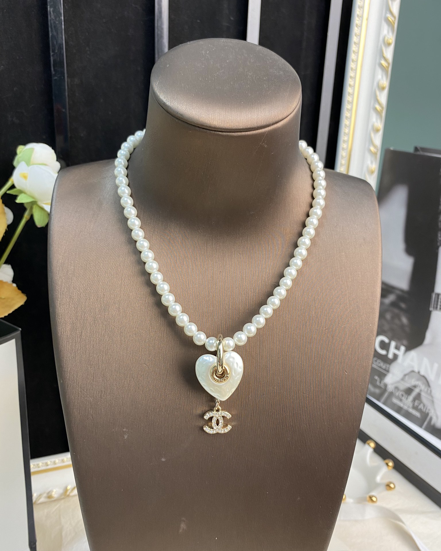 NO:359588,Xiaoxiang new love, white peach heart, resin pearl necklace, Chanel necklace, chanel, necklace19860909小香新款爱心 白色桃心 树脂 珍珠项链,香奈儿项链,chanel,necklace,Jewelry