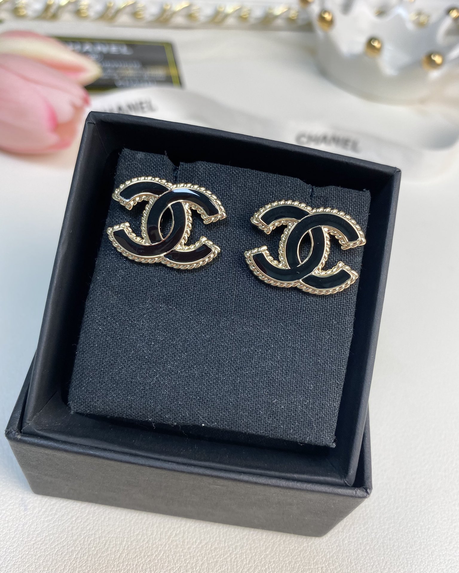 NO:101464,Xiaoxiang new style black enamel double C stud earrings, Chanel stud earrings, chanel19860909小香新款 黑色珐琅 双C 耳钉,香奈儿耳钉,chanel,Jewelry